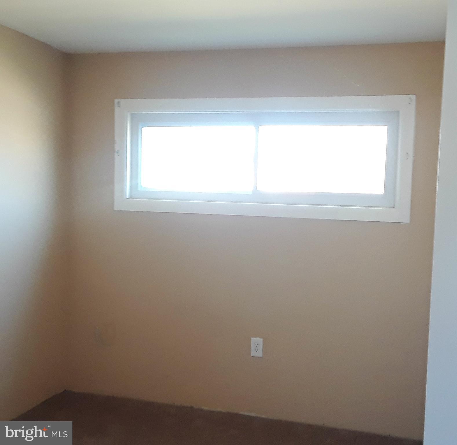 COUNTRY CLUB MANOR - Residential