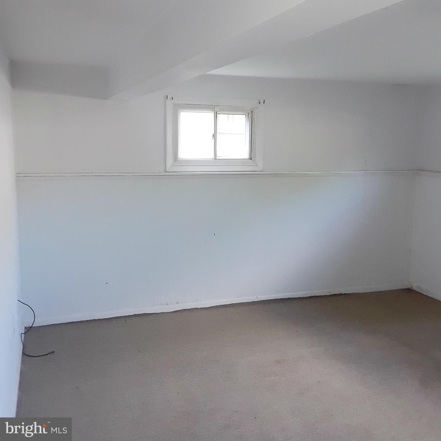 COUNTRY CLUB MANOR - Residential