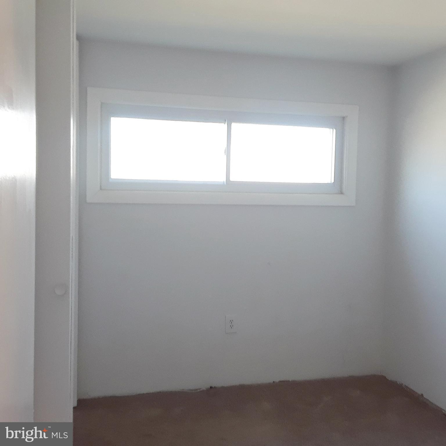 COUNTRY CLUB MANOR - Residential