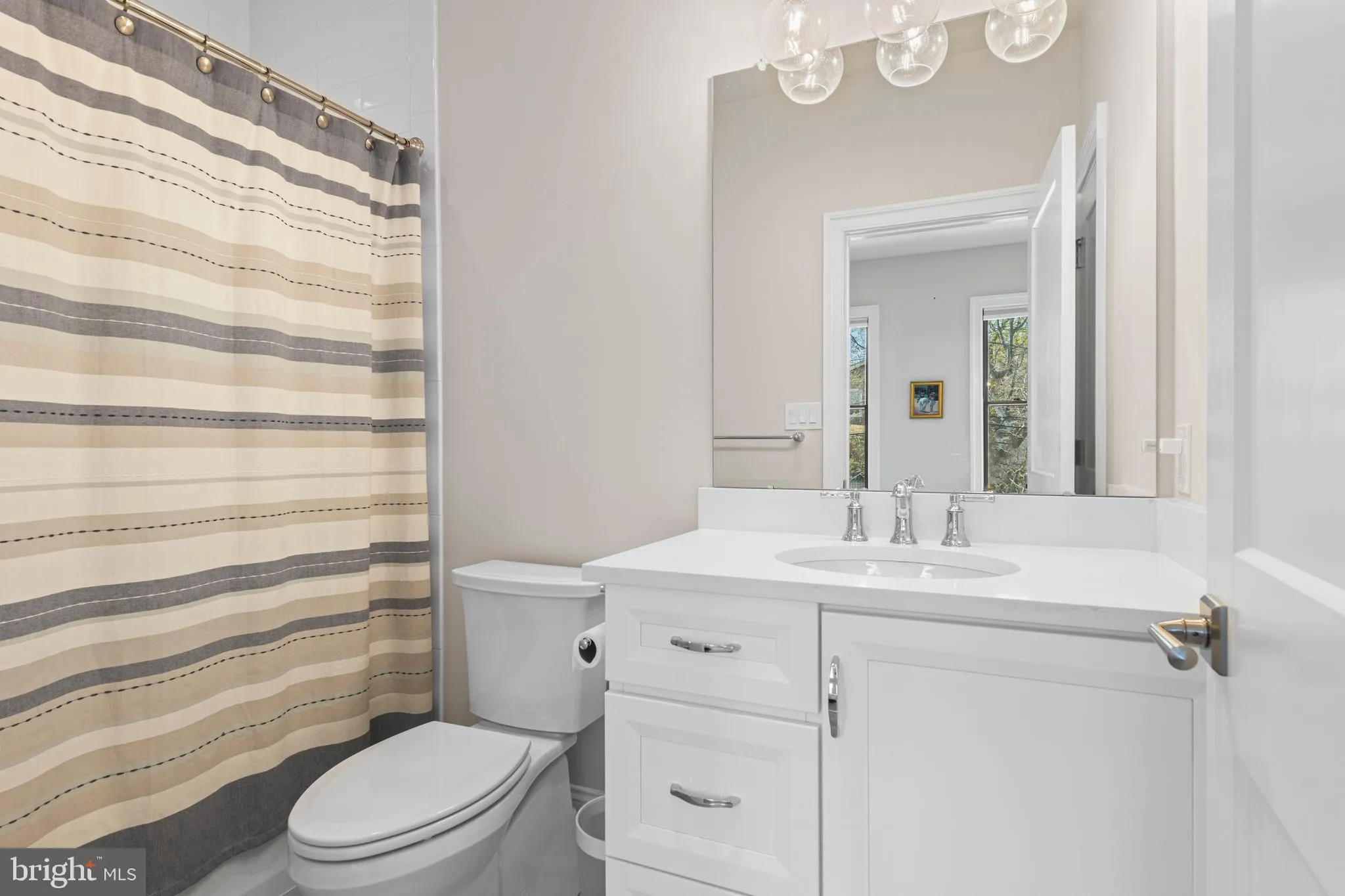 Wayne, Pennsylvania 19087, United States, 3 Bedrooms Bedrooms, ,5 BathroomsBathrooms,Residential,Active,112107