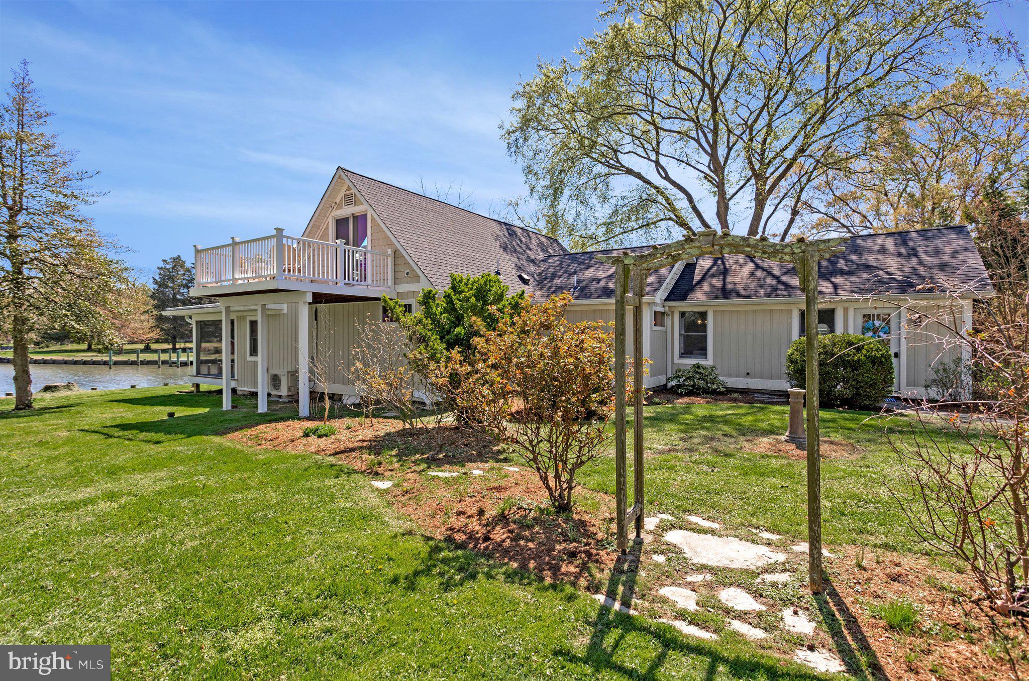 SHADY SIDE - Residential