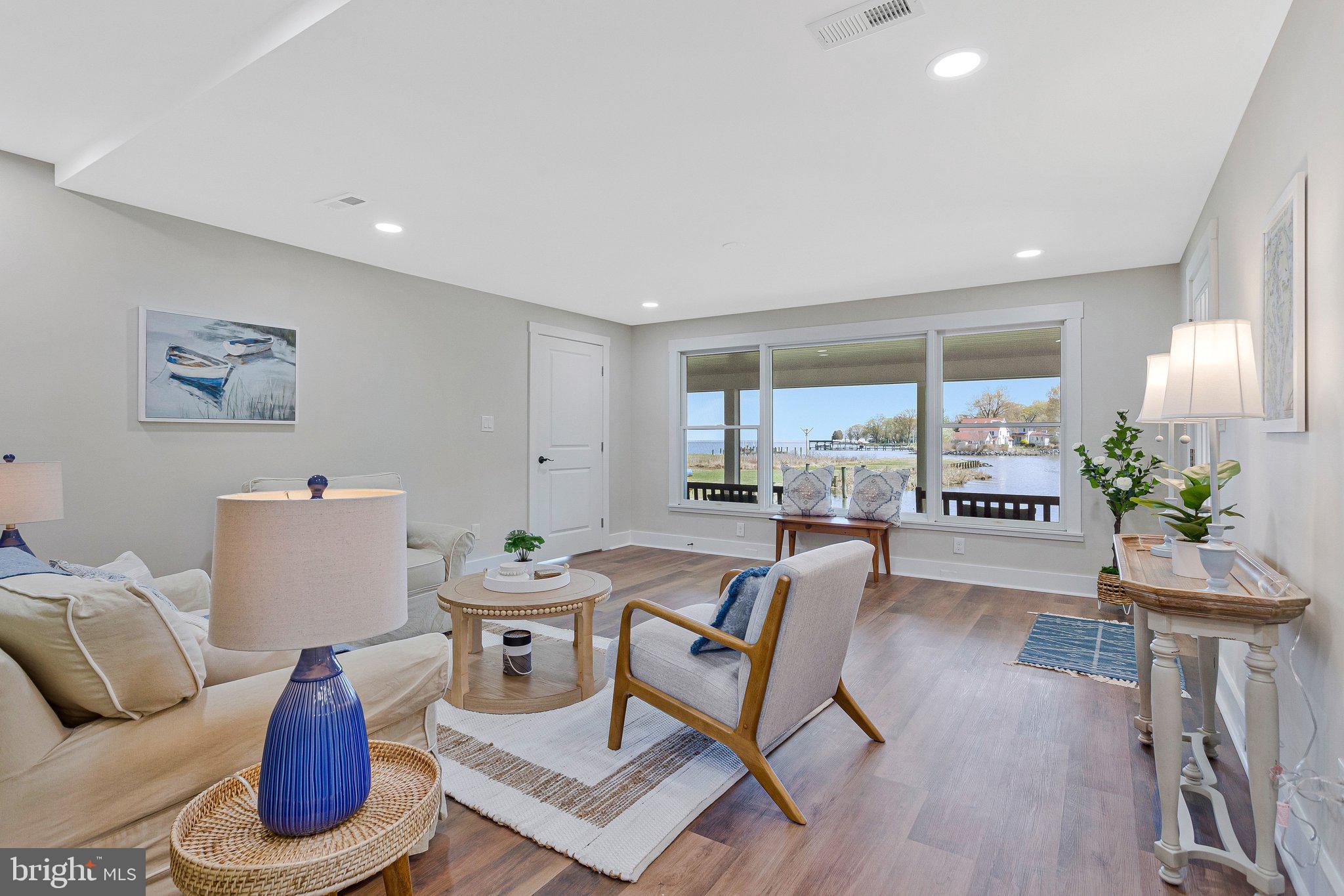 SHADY SIDE - Residential