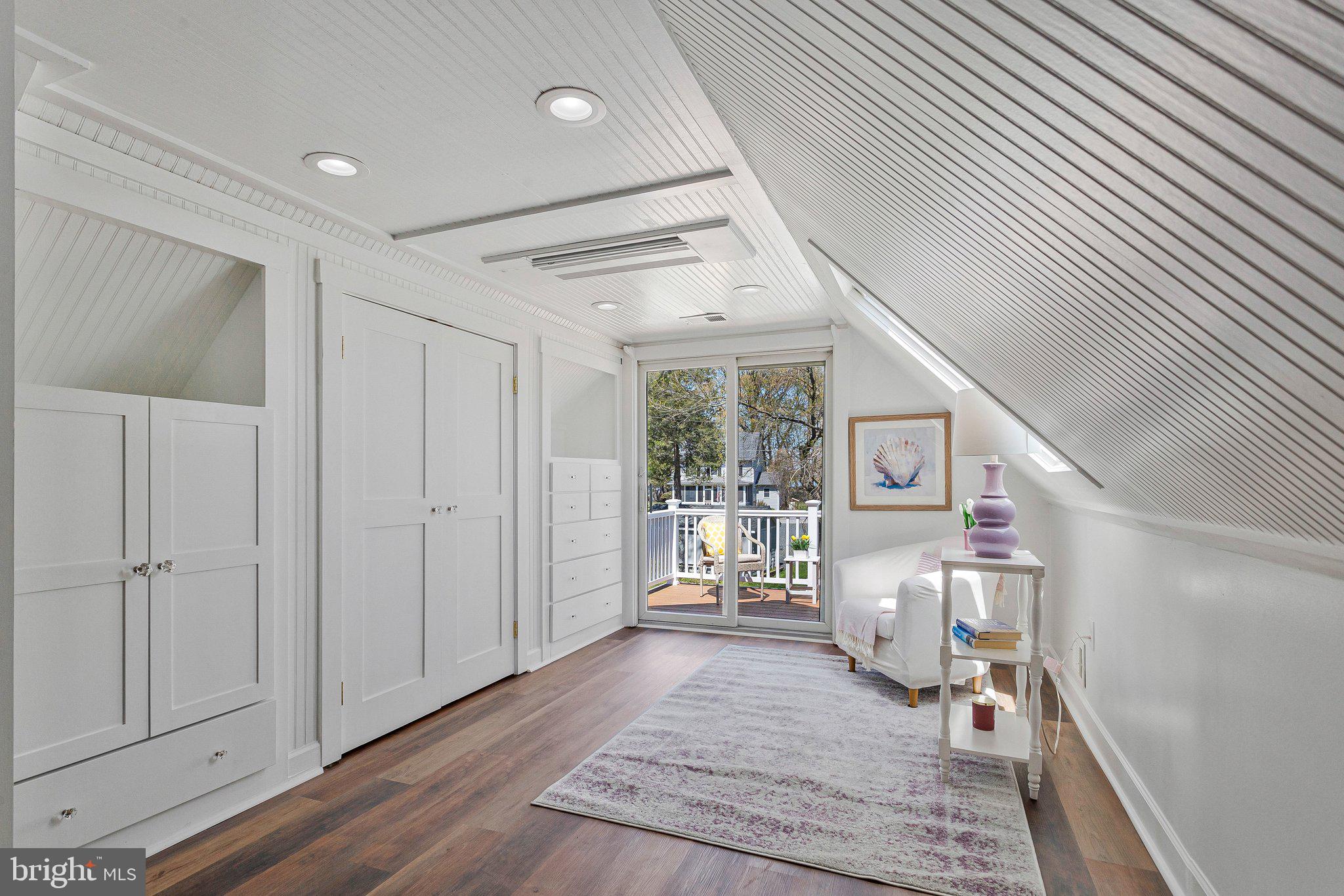 SHADY SIDE - Residential