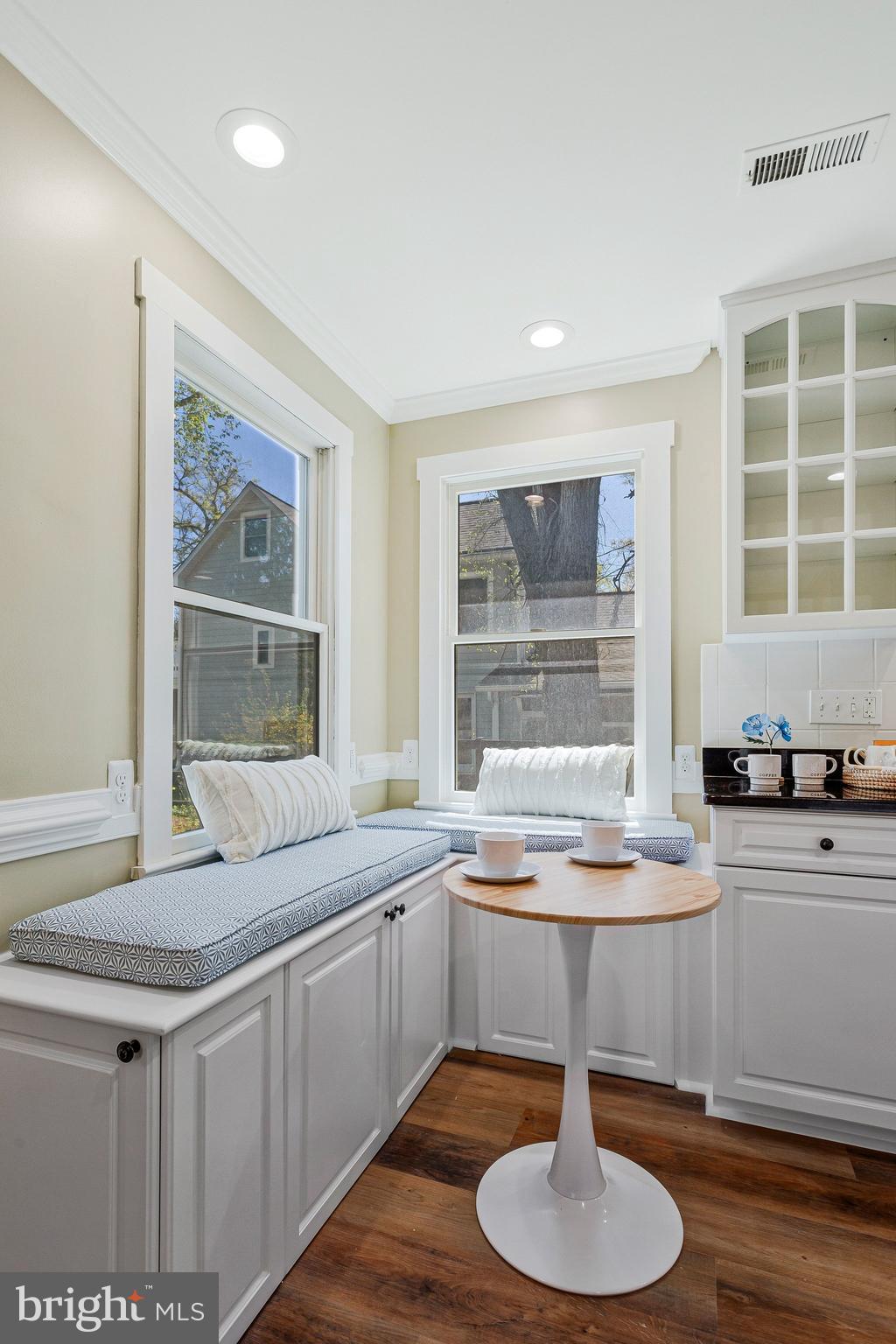 SHADY SIDE - Residential