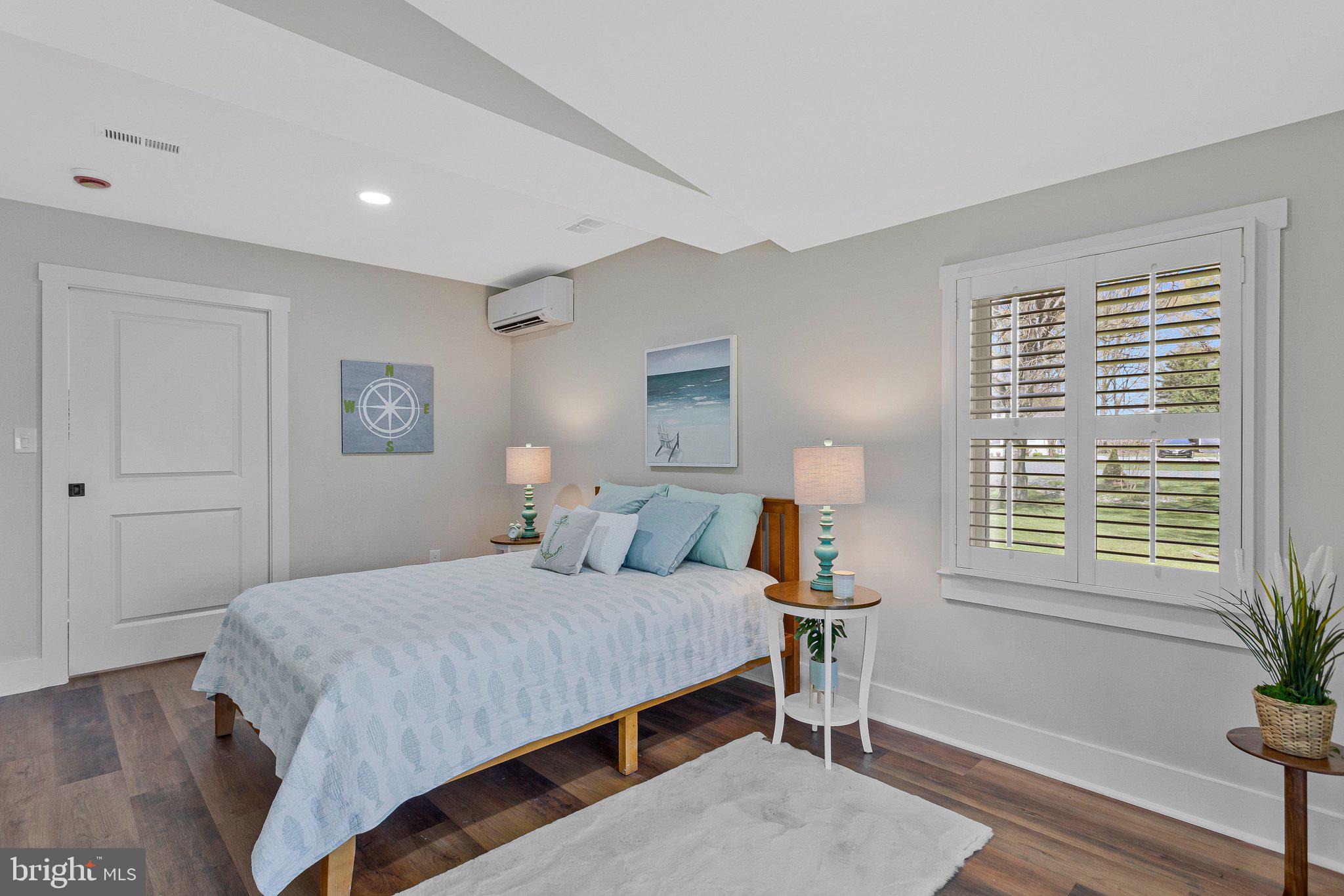 SHADY SIDE - Residential