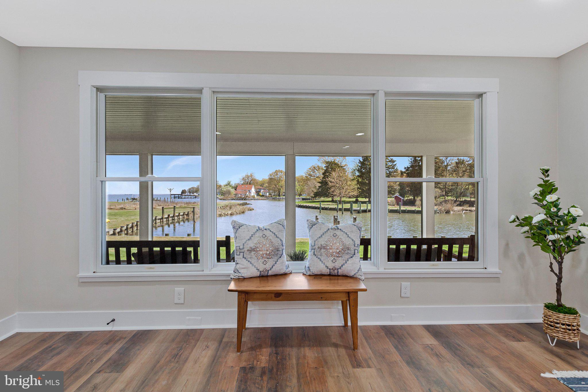 SHADY SIDE - Residential