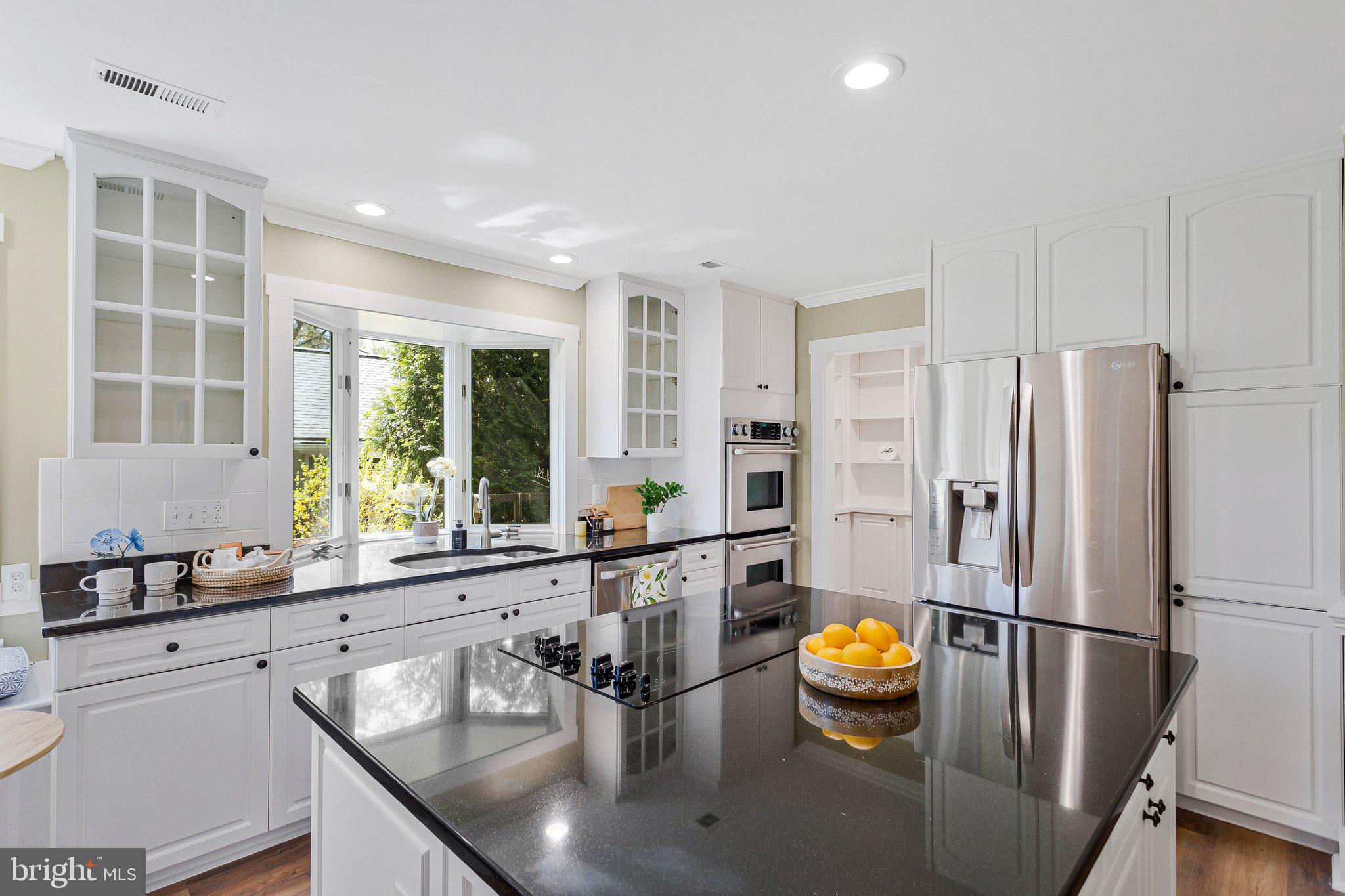 SHADY SIDE - Residential