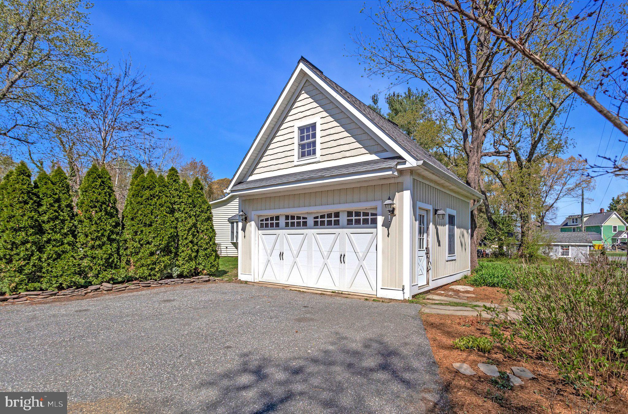 SHADY SIDE - Residential