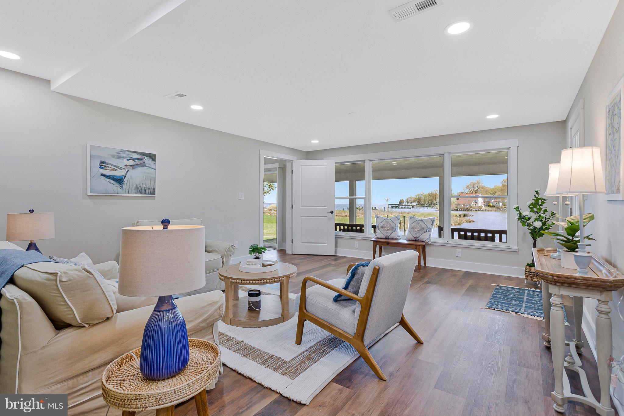 SHADY SIDE - Residential