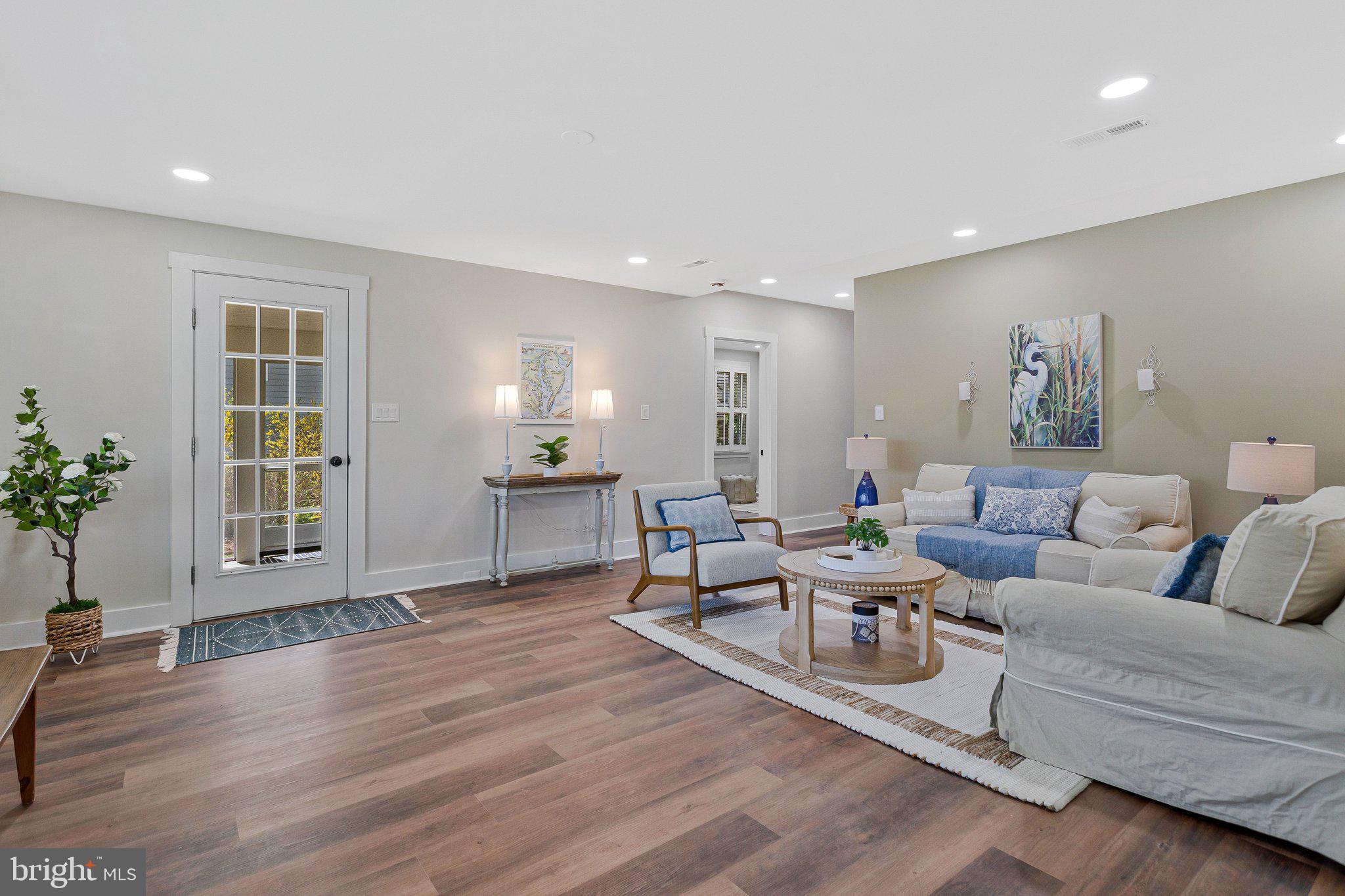 SHADY SIDE - Residential