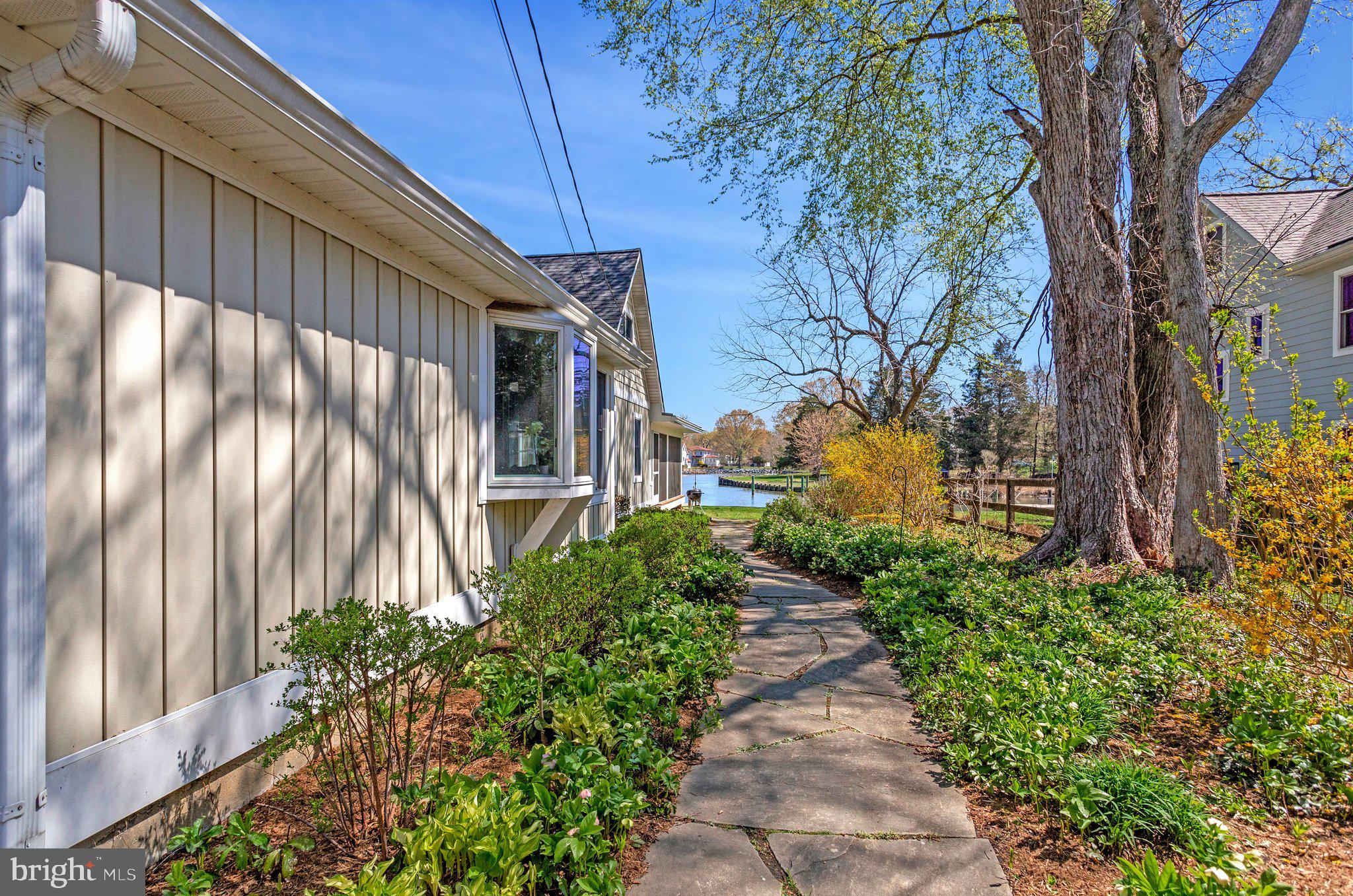 SHADY SIDE - Residential