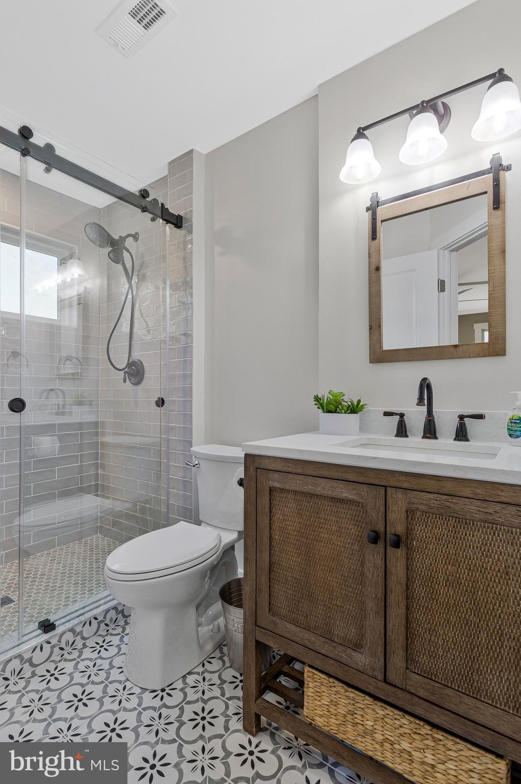 SHADY SIDE - Residential