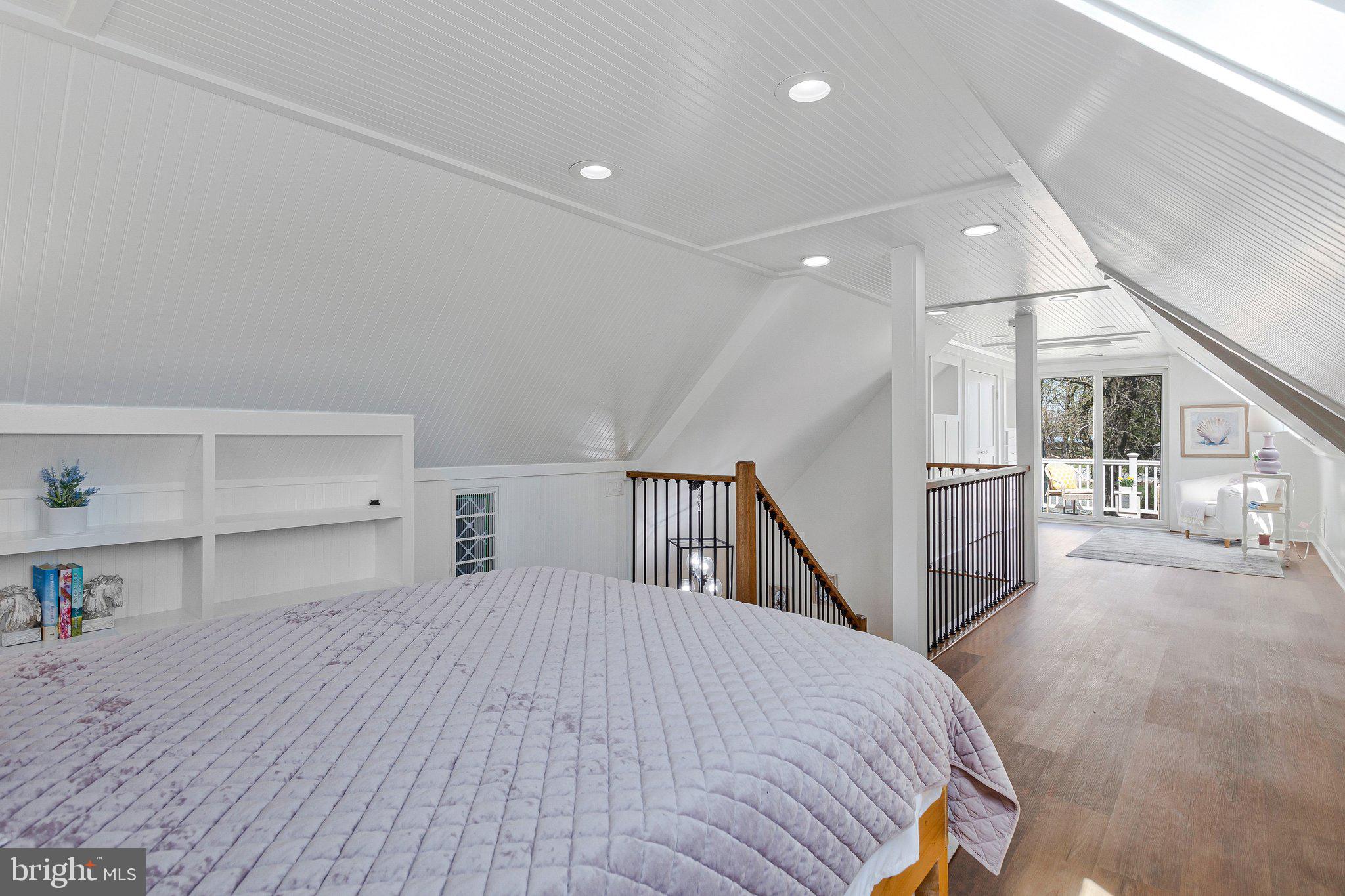 SHADY SIDE - Residential