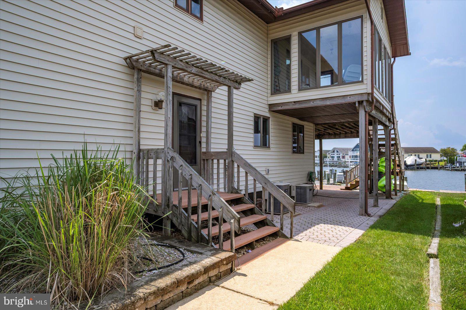 607 S SURF ROAD