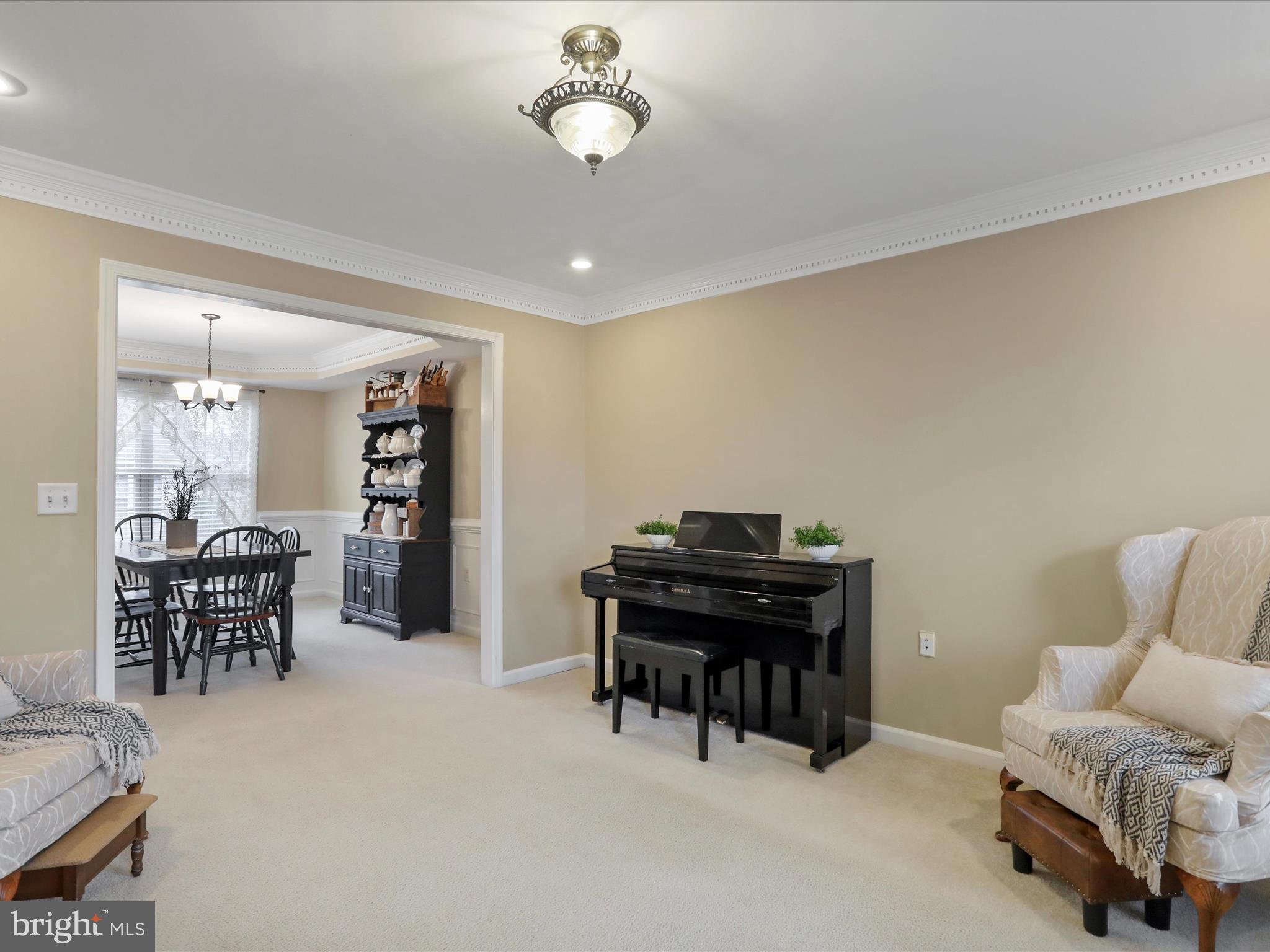 CRESTFIELD - Residential