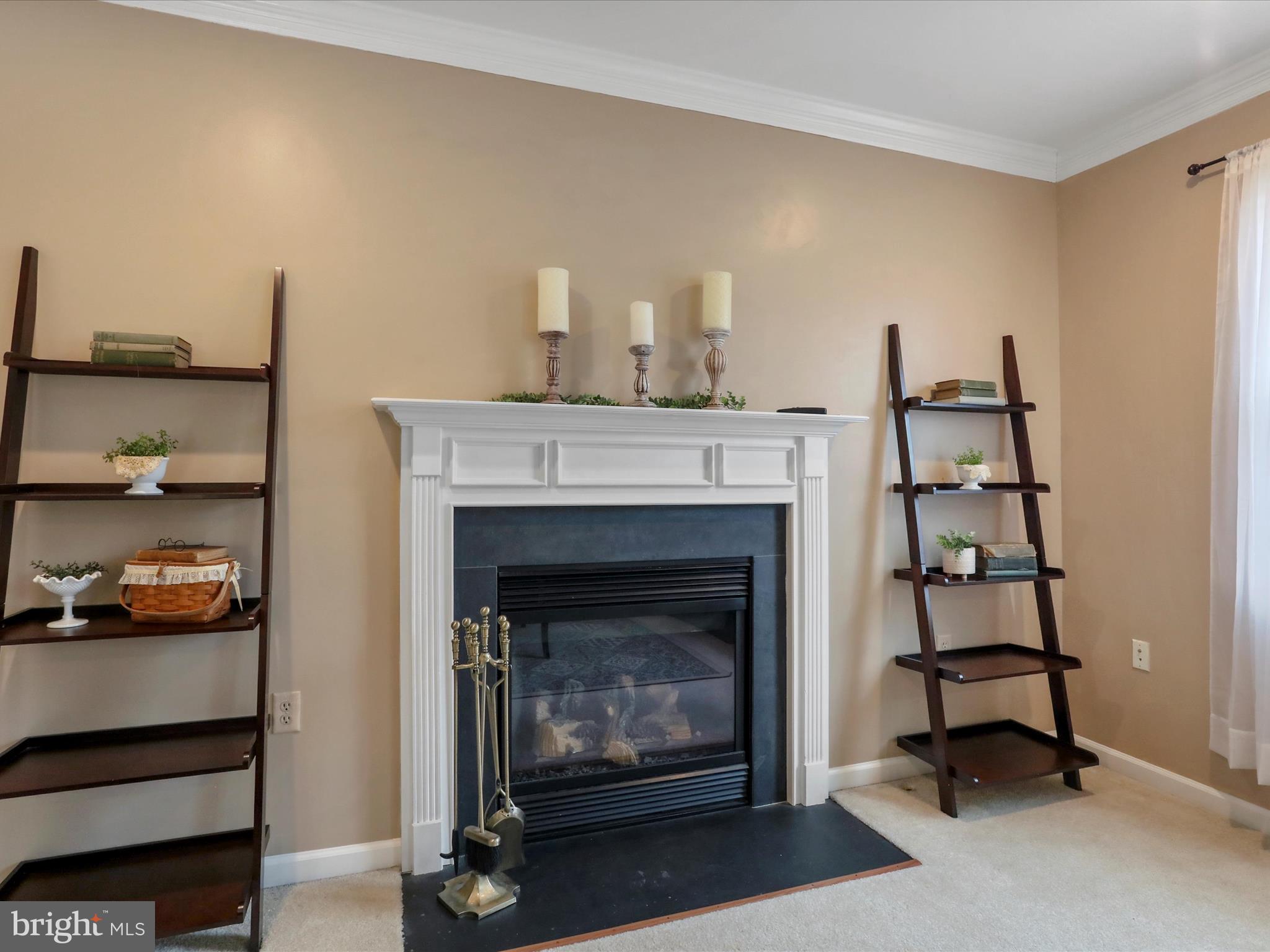 CRESTFIELD - Residential