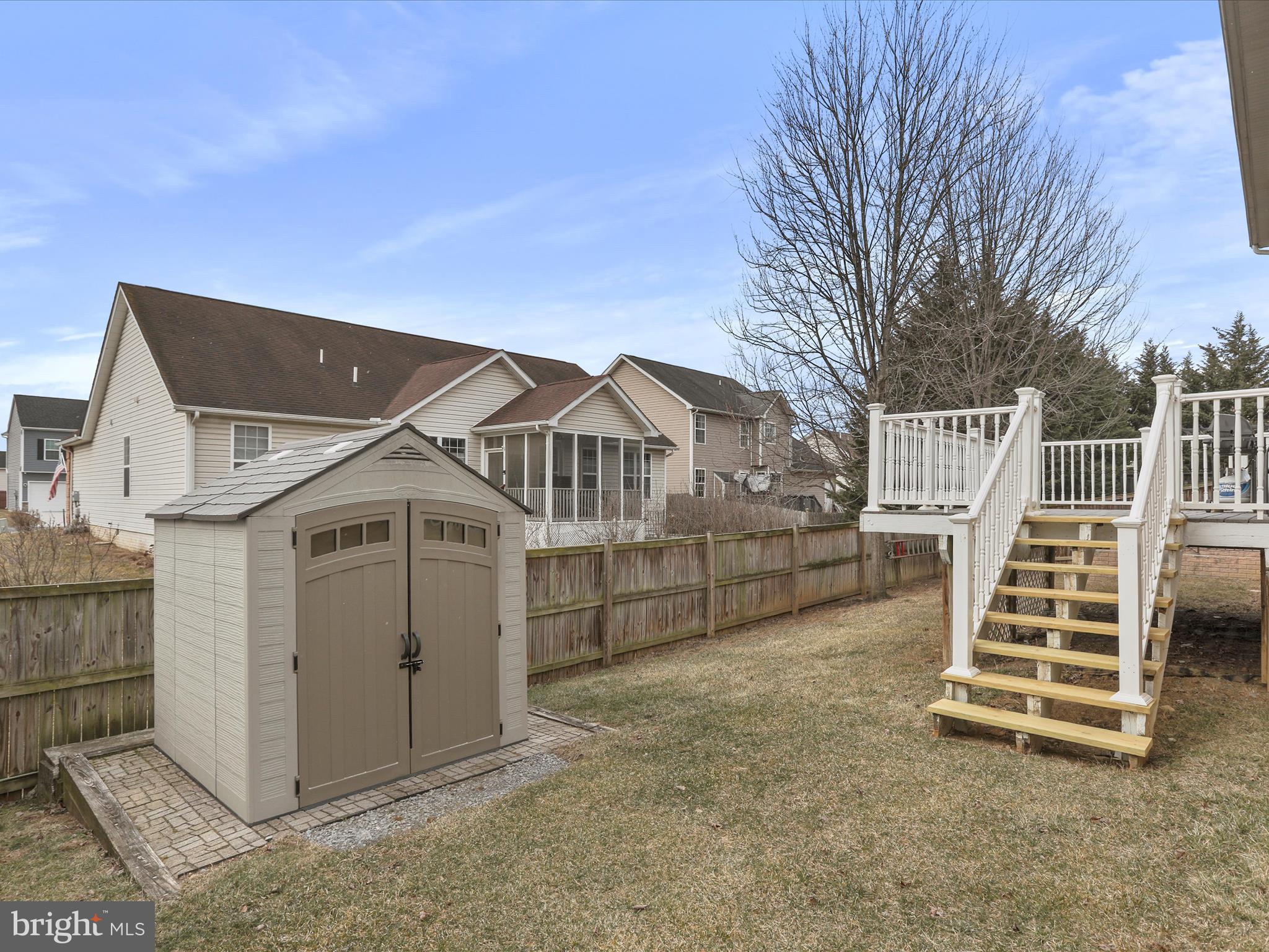 CRESTFIELD - Residential