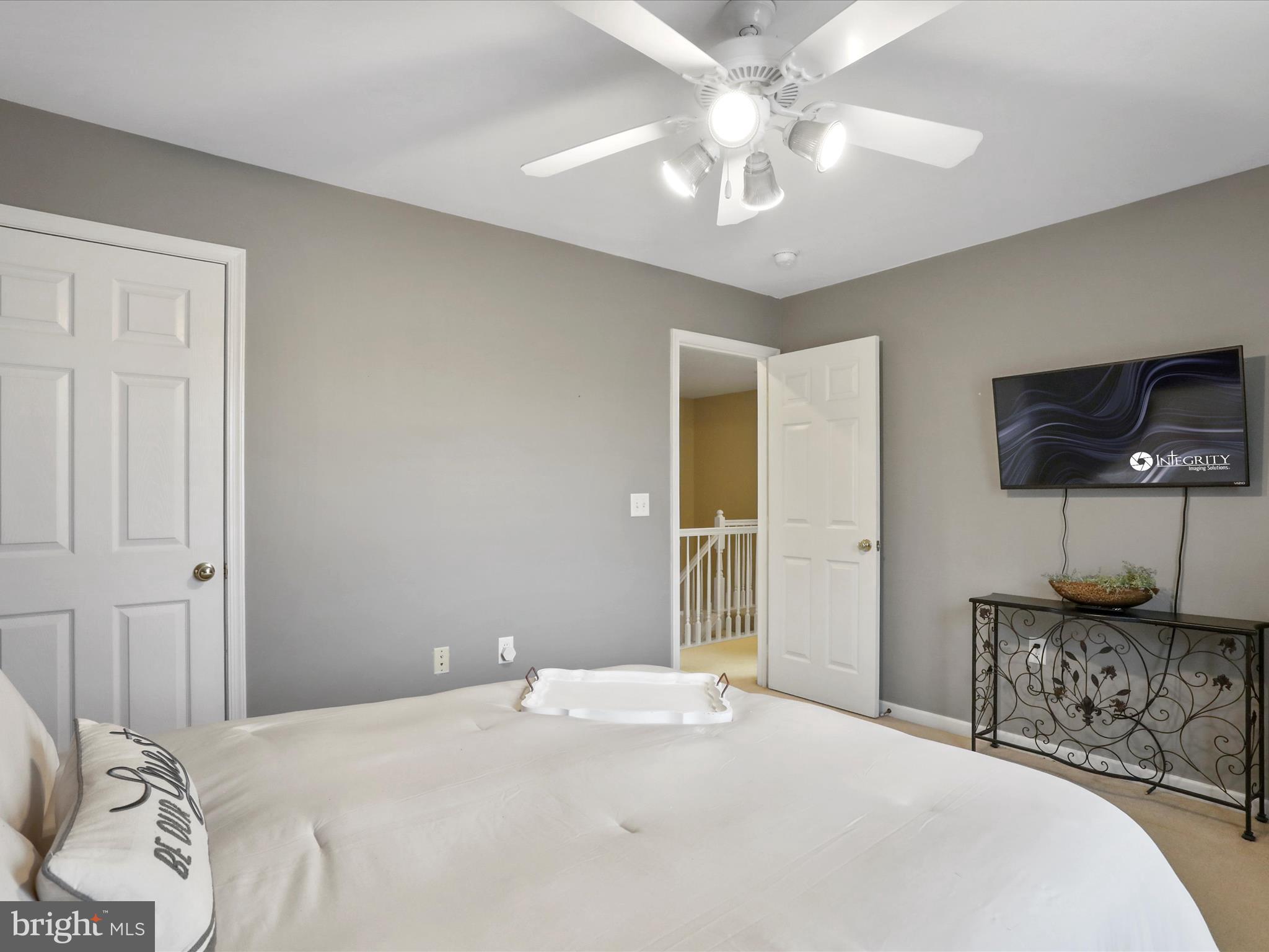 CRESTFIELD - Residential