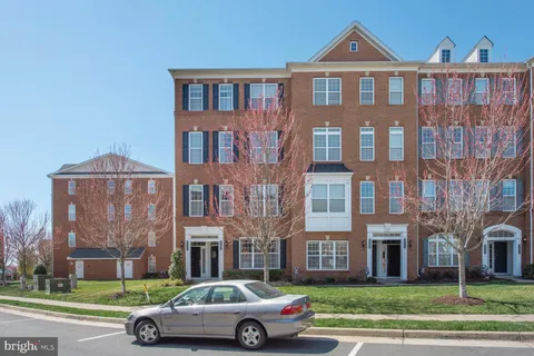 43037 Clarks Mill Terrace, Ashburn, VA MLS: VALO2092698