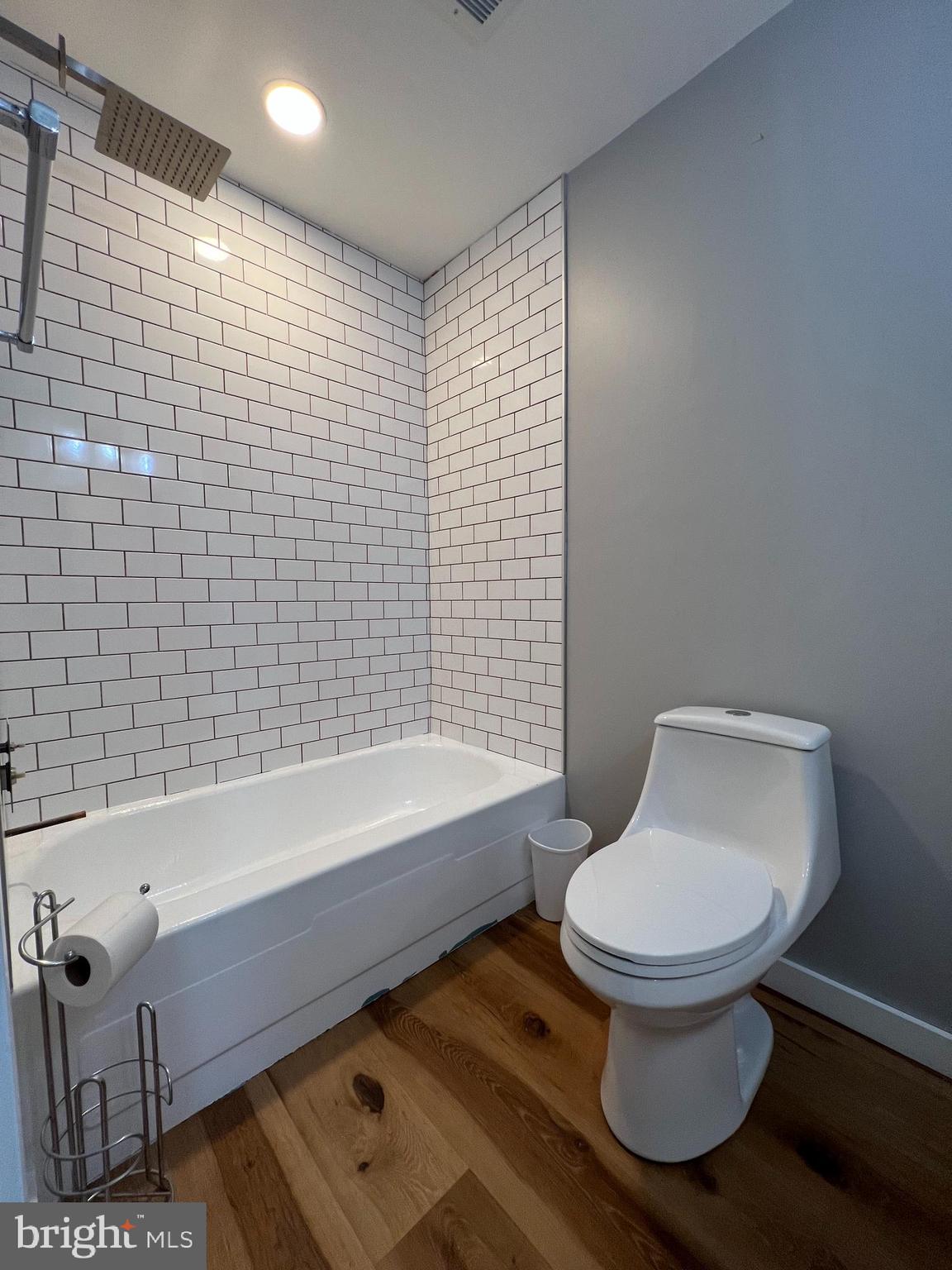 FOUR SEASONS ESTATES - Residential Lease