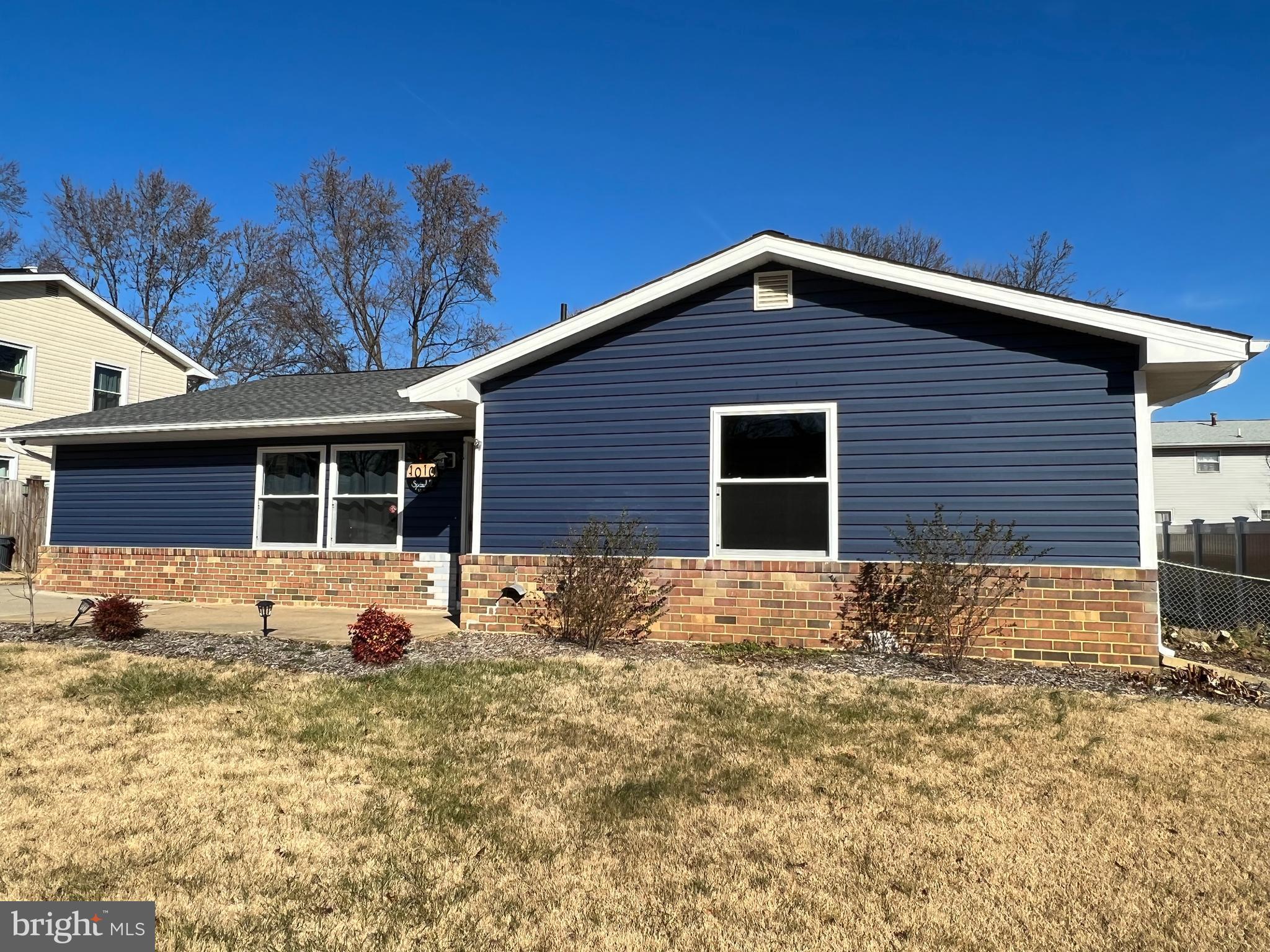 FOUR SEASONS ESTATES - Residential Lease