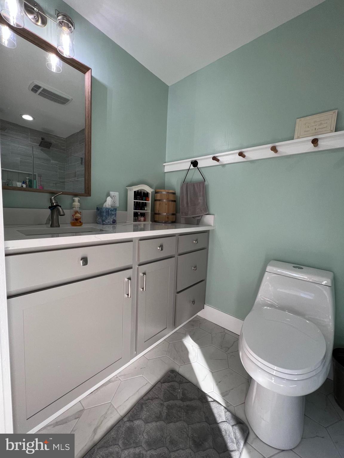 FOUR SEASONS ESTATES - Residential Lease