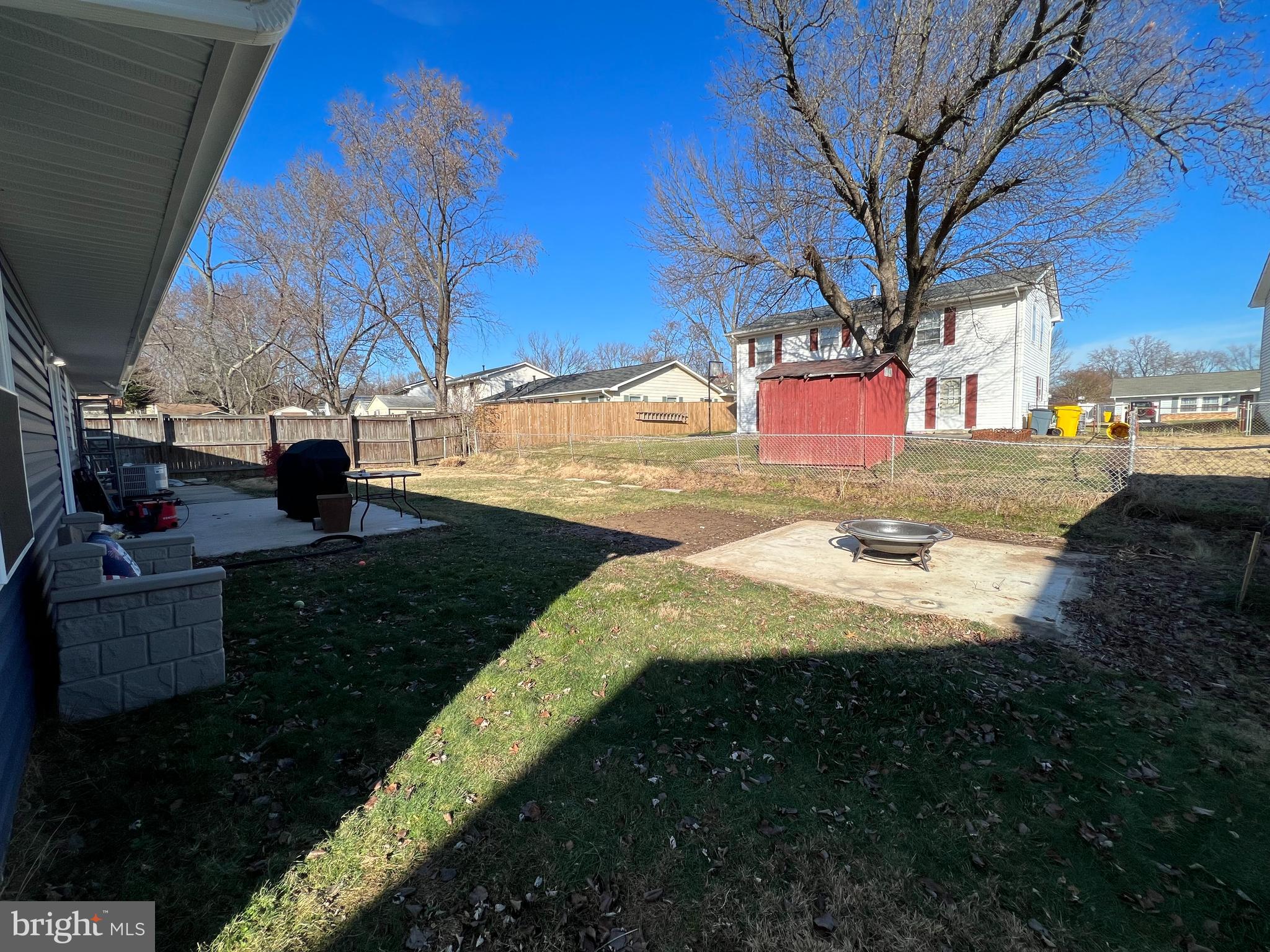 FOUR SEASONS ESTATES - Residential Lease