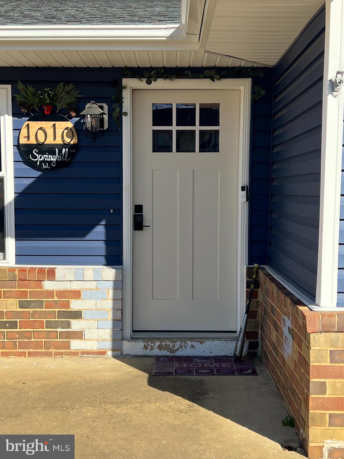 FOUR SEASONS ESTATES - Residential Lease