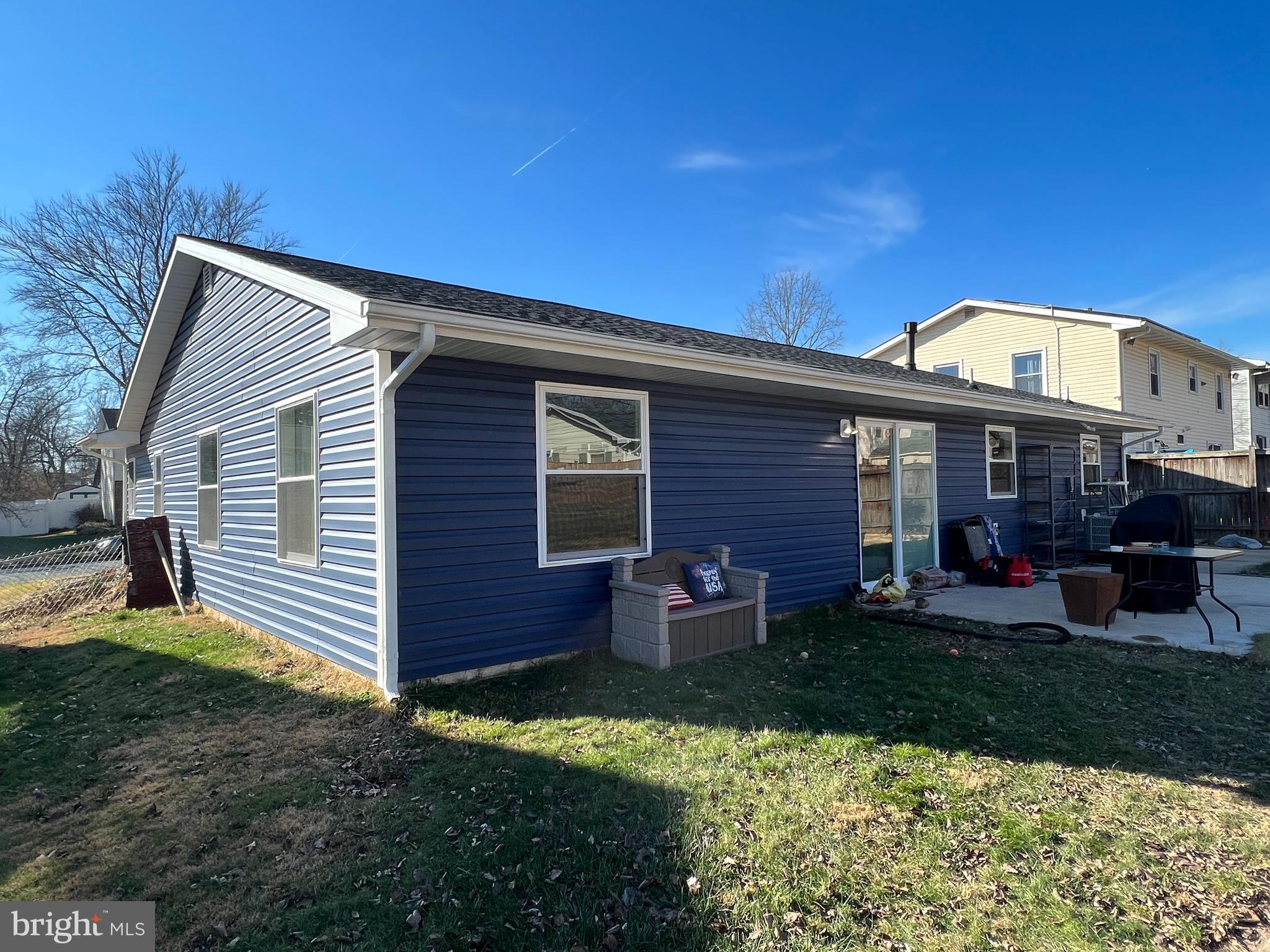 FOUR SEASONS ESTATES - Residential Lease