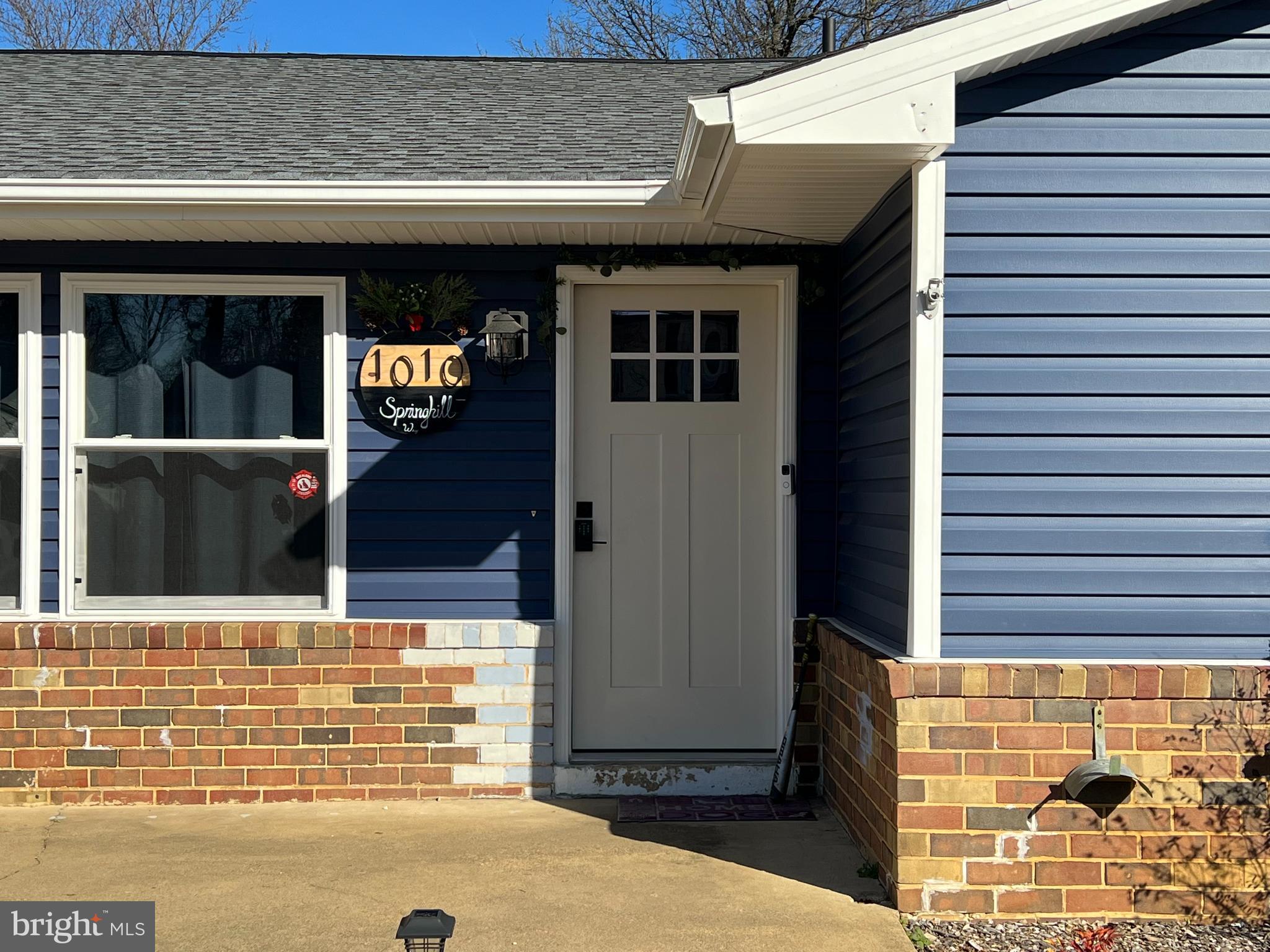 FOUR SEASONS ESTATES - Residential Lease