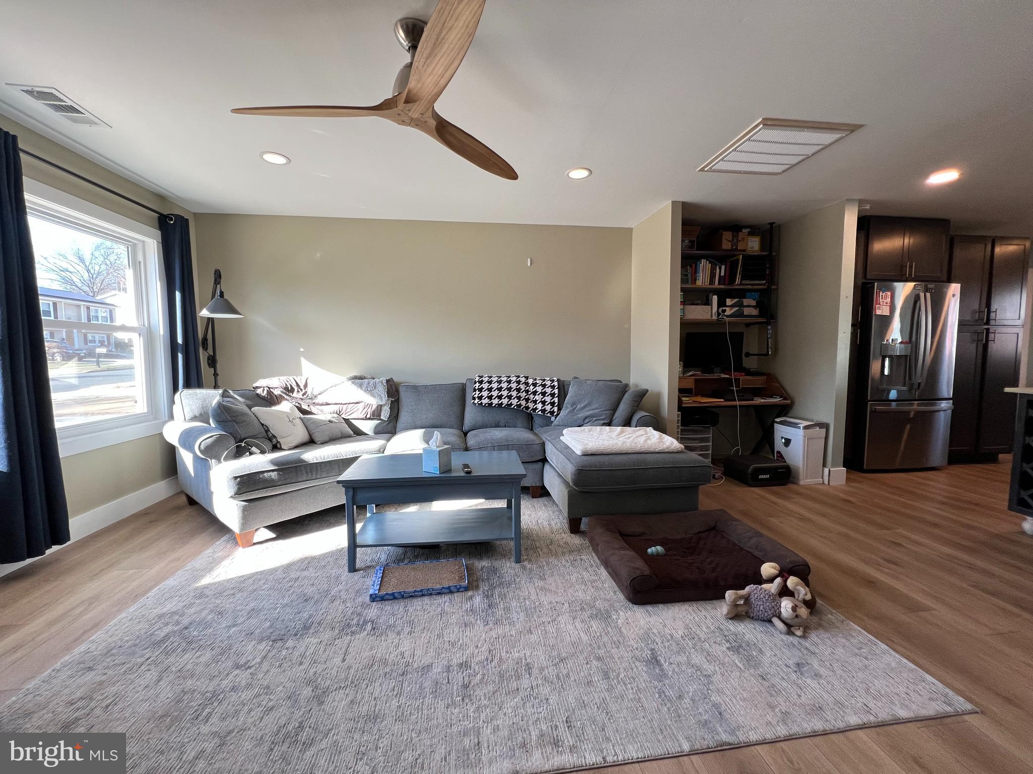 FOUR SEASONS ESTATES - Residential Lease