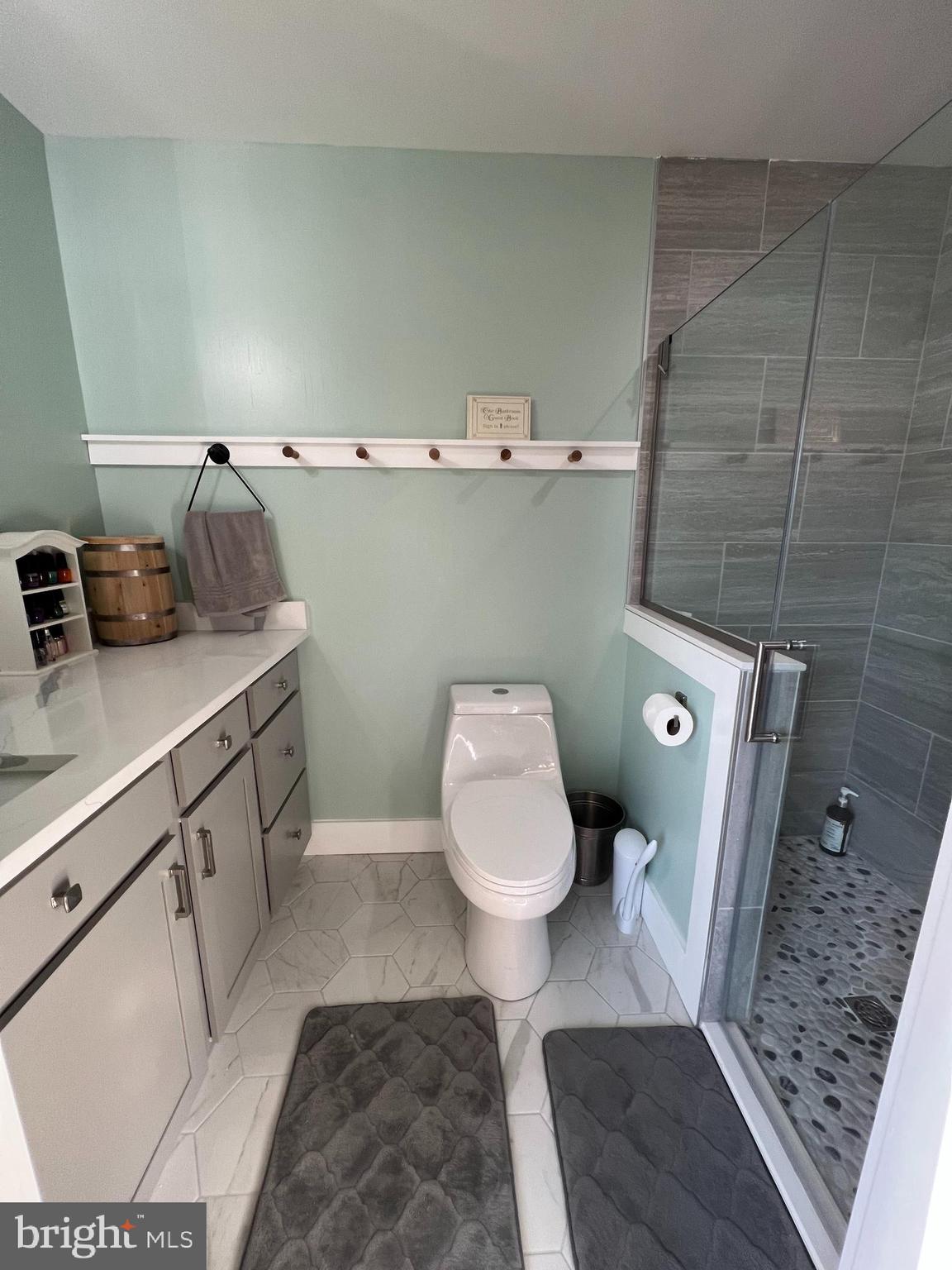 FOUR SEASONS ESTATES - Residential Lease