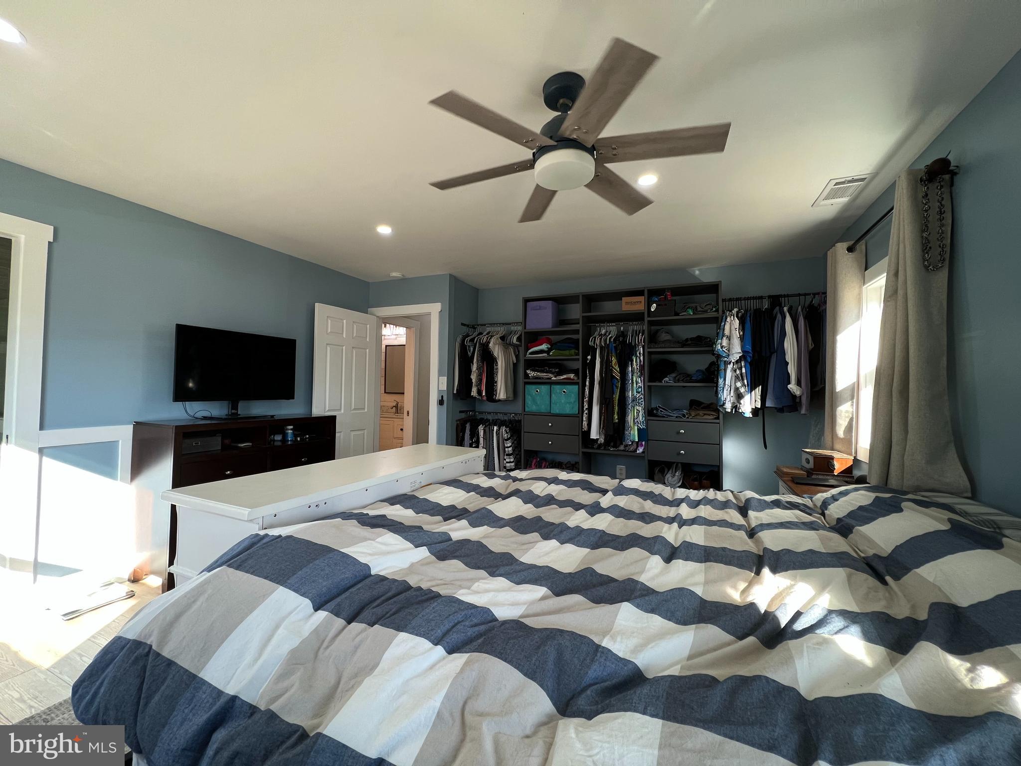 FOUR SEASONS ESTATES - Residential Lease