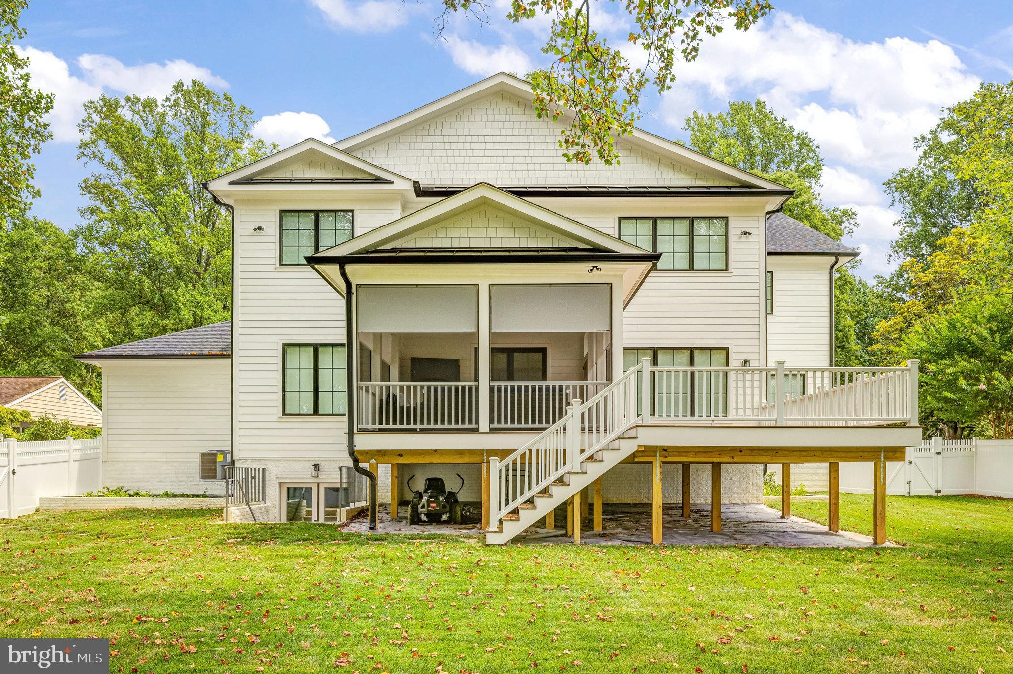 MURMURING PINES - Residential