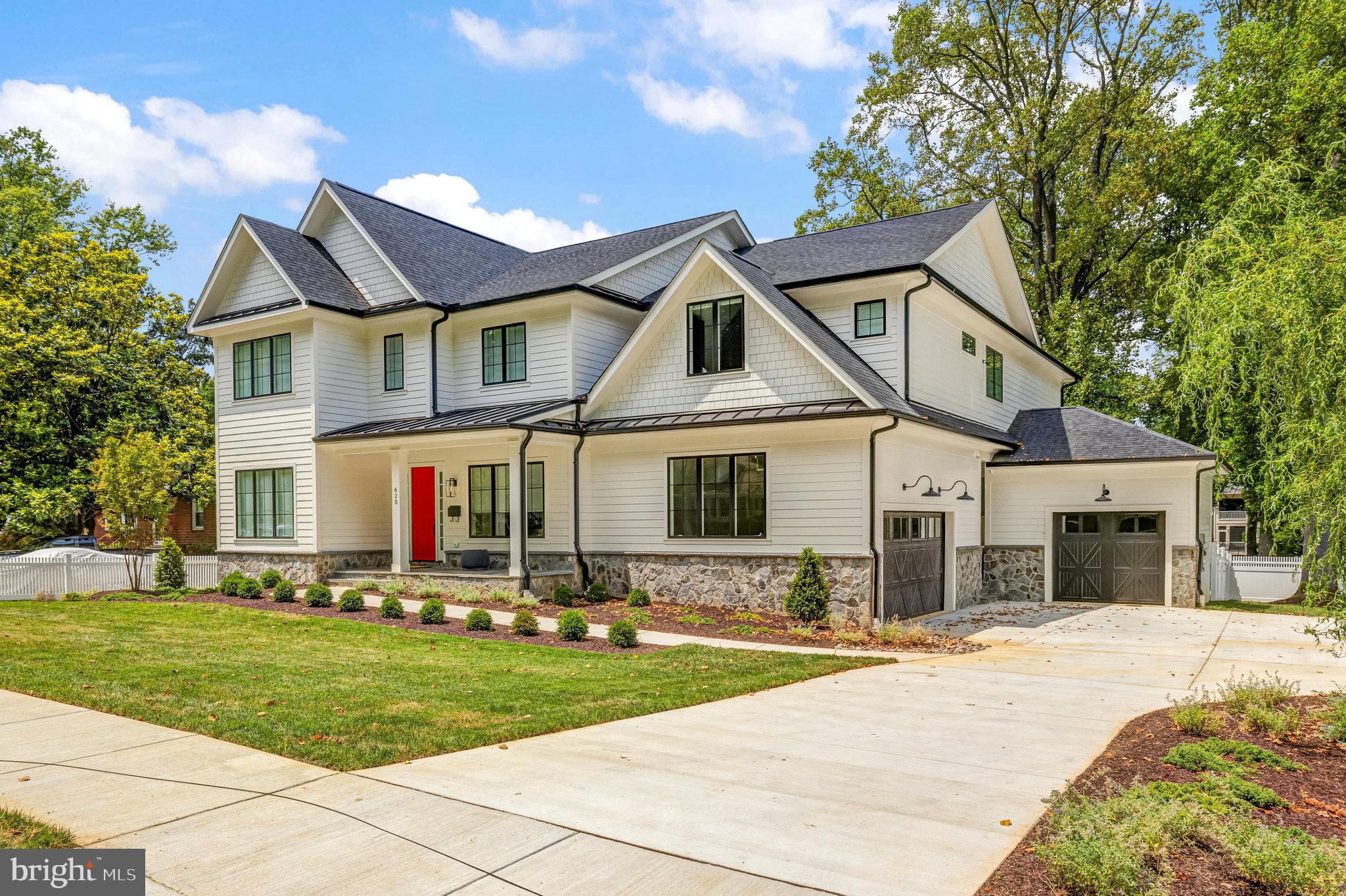 MURMURING PINES - Residential