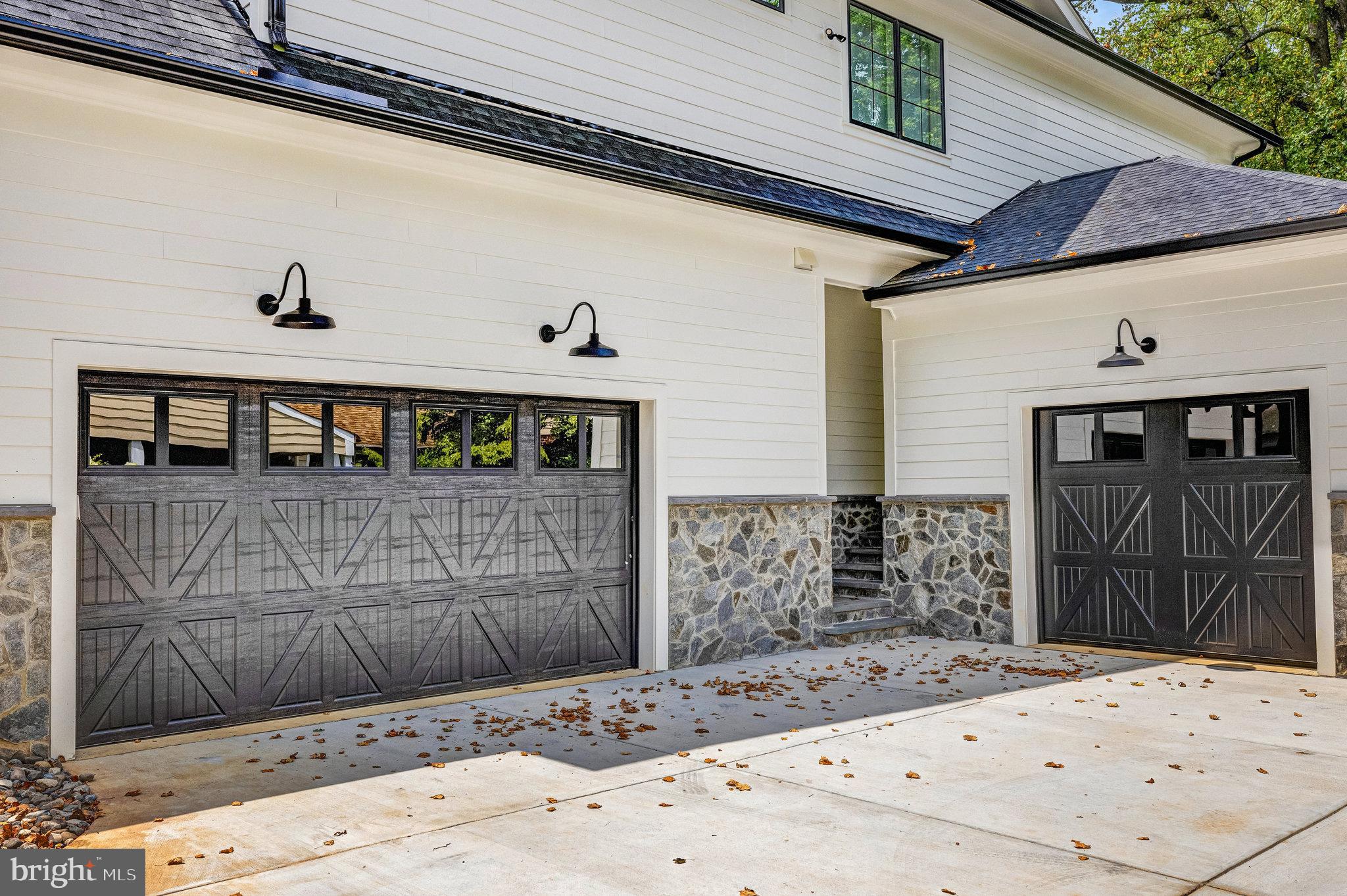 MURMURING PINES - Residential