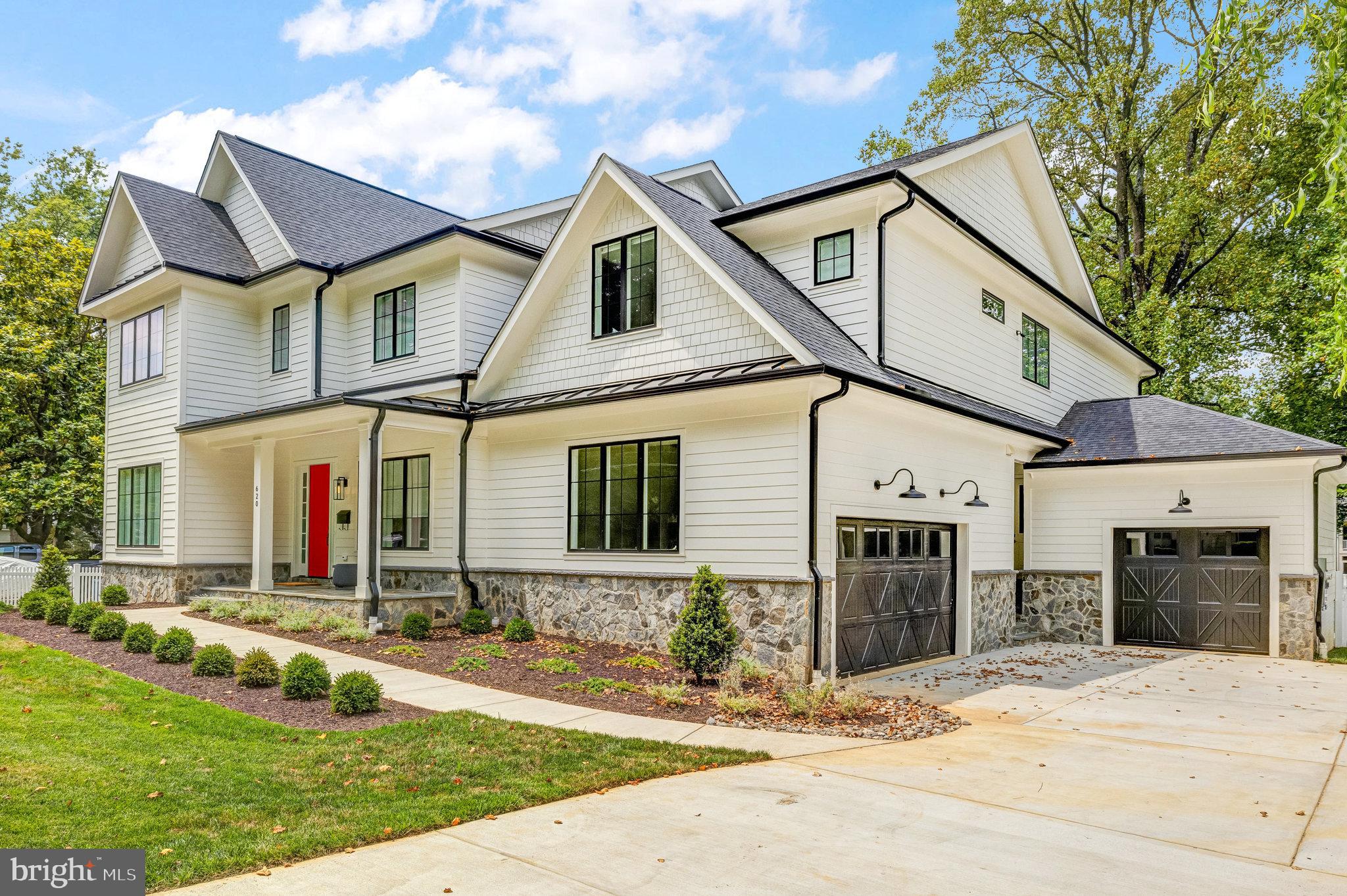 MURMURING PINES - Residential