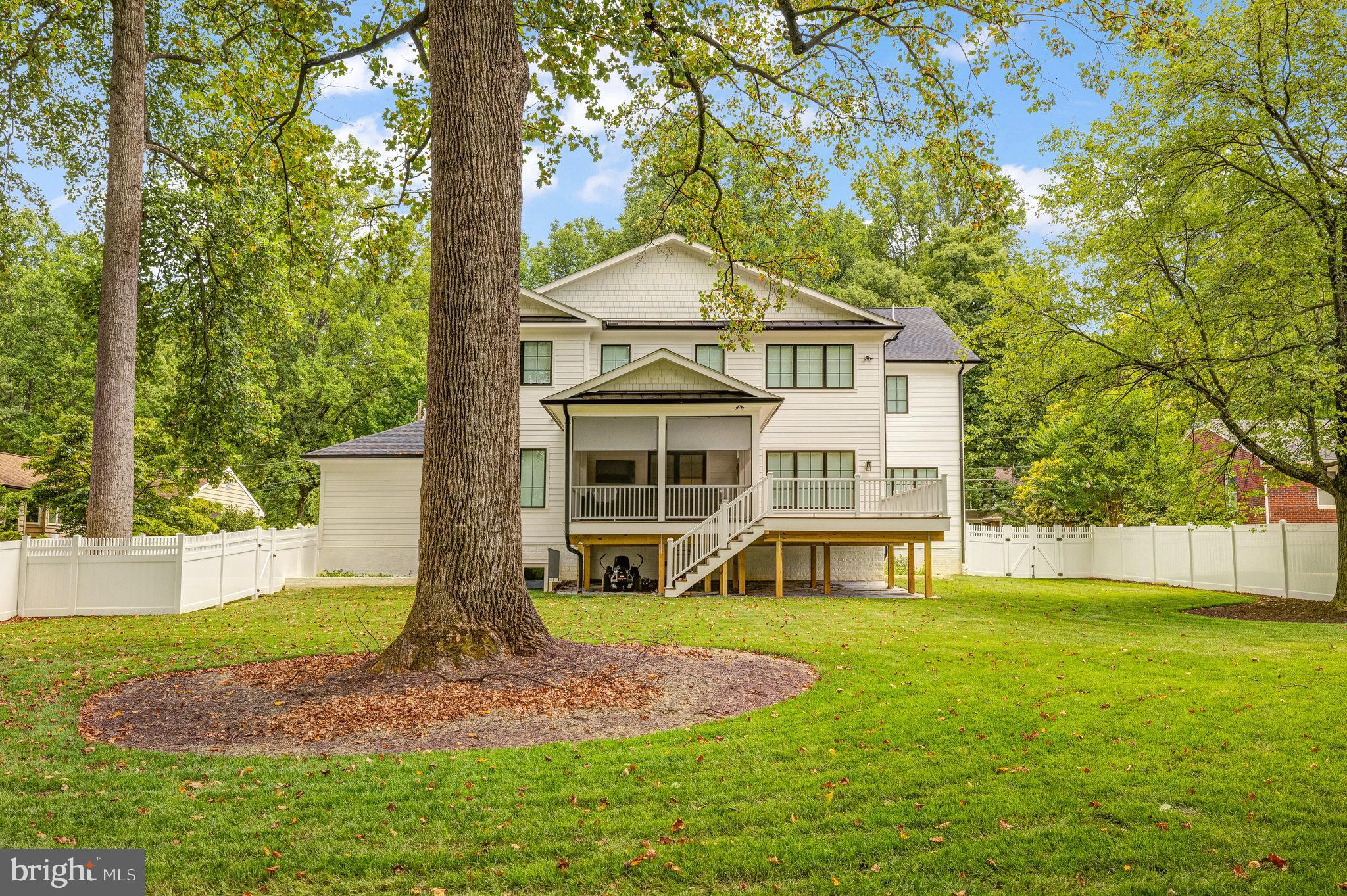 MURMURING PINES - Residential