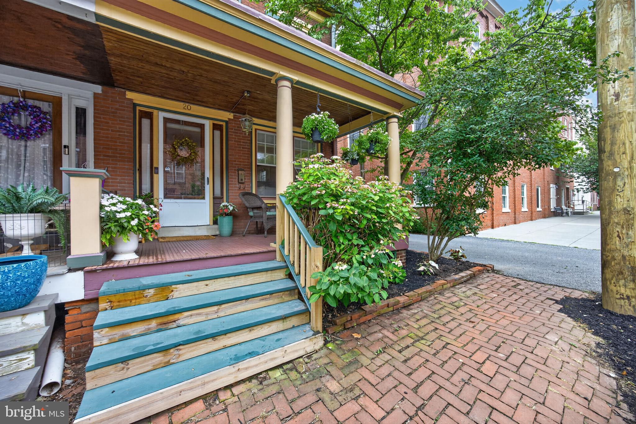 20 W BARNARD STREET