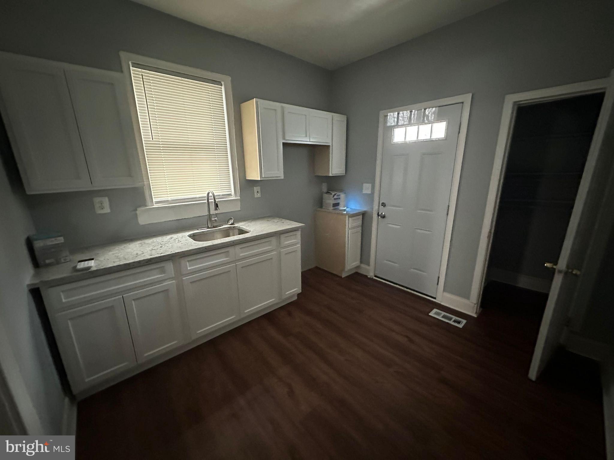 PARK CIRCLE - Residential