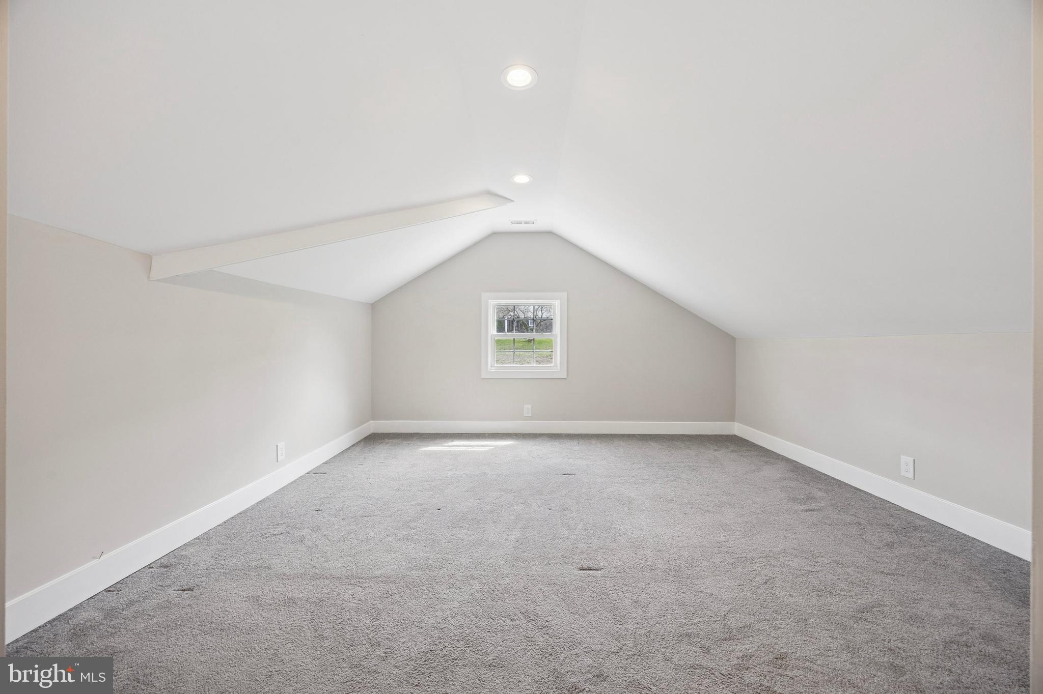 BEATTY HILLS - Residential