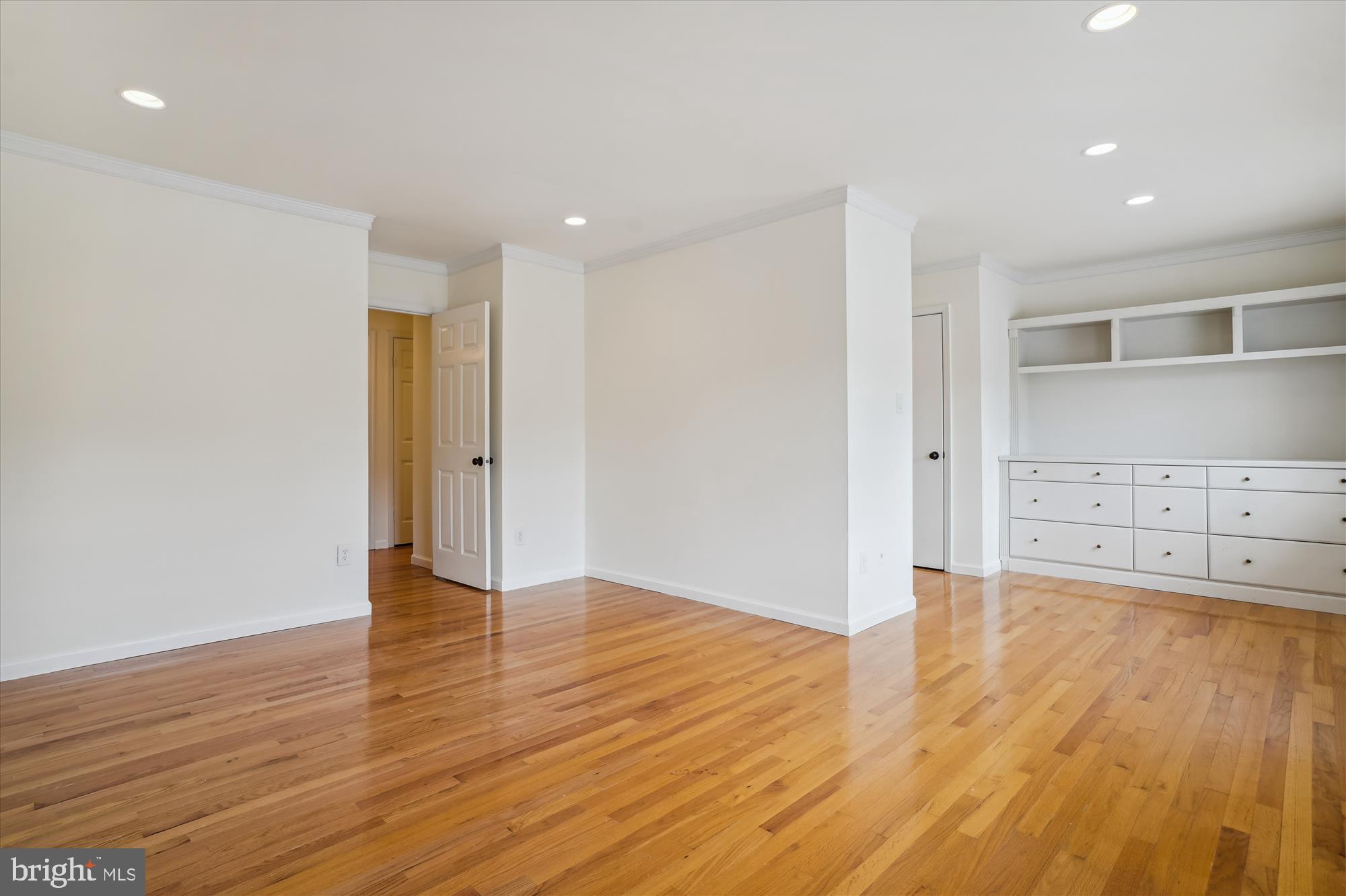 GREENTREE VILLAGE - Residential Lease