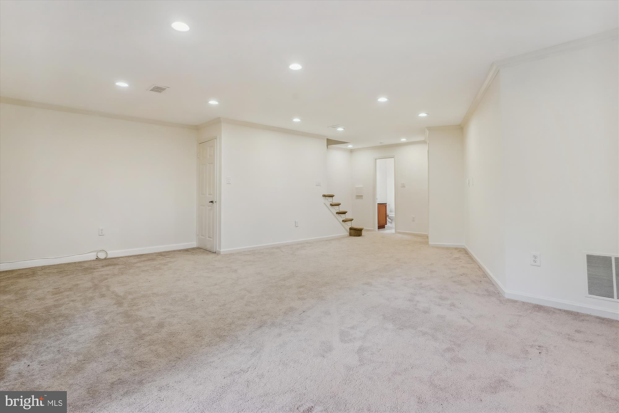 GREENTREE VILLAGE - Residential Lease