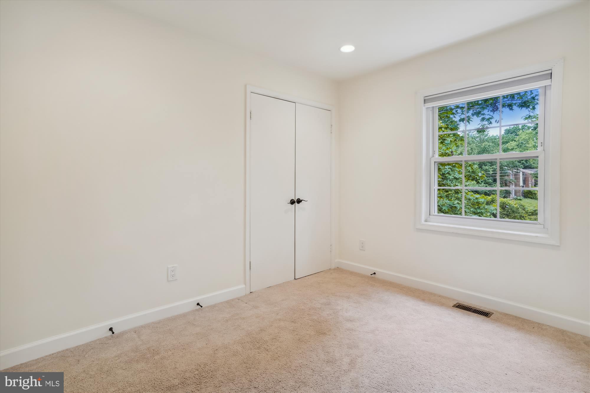 GREENTREE VILLAGE - Residential Lease