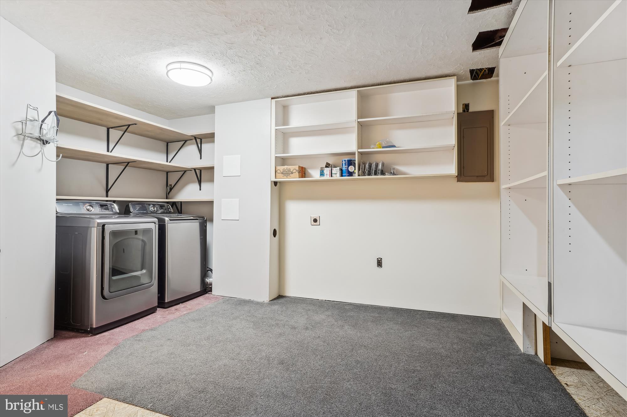 GREENTREE VILLAGE - Residential Lease