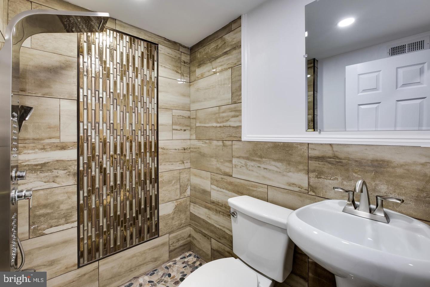 OLDE KENSINGTON - Residential Lease