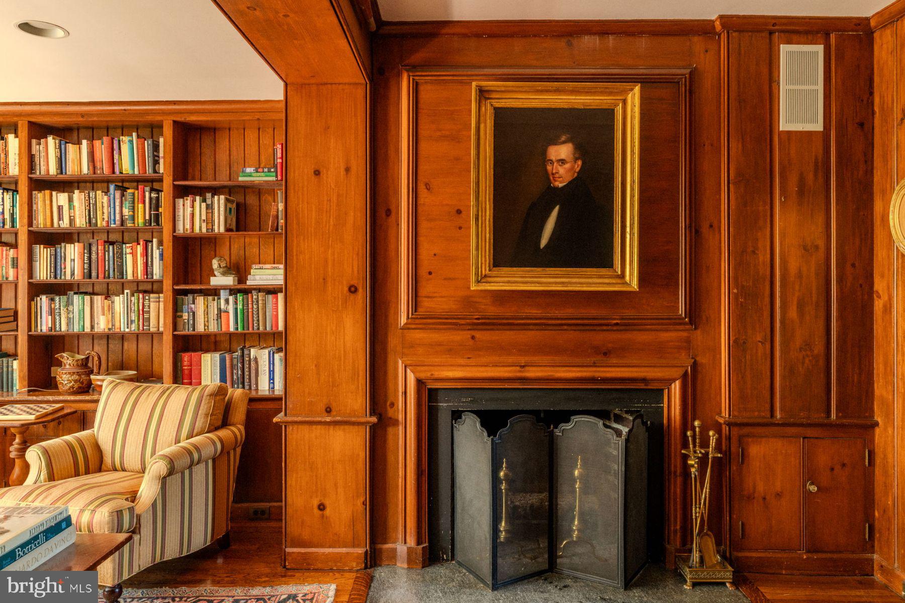 CHESTNUT HILL - Residential