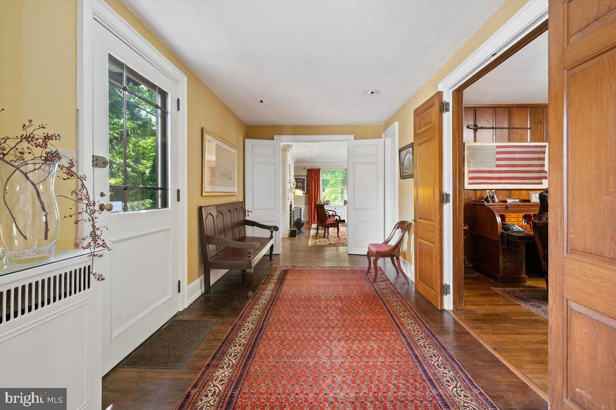 CHESTNUT HILL - Residential