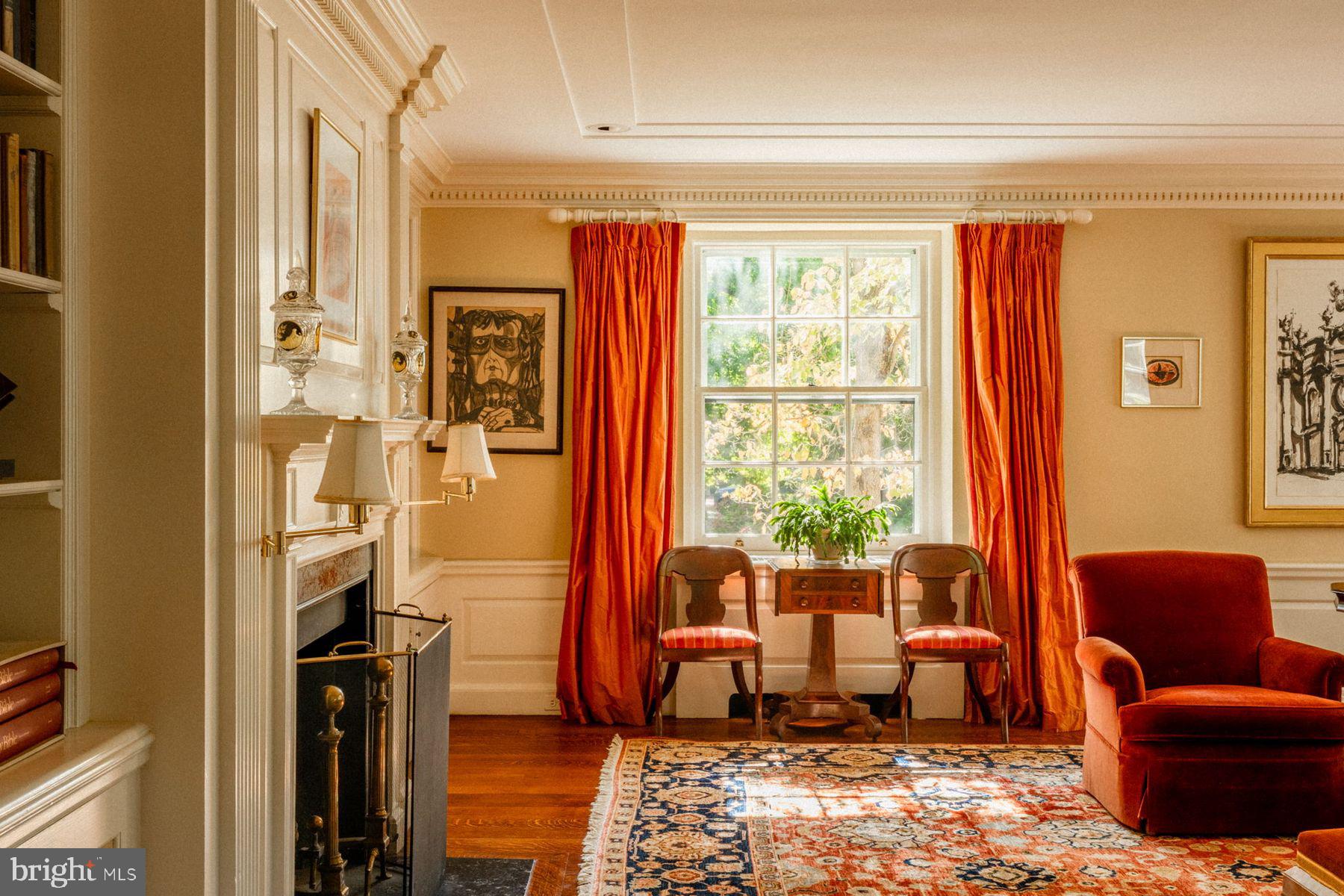 CHESTNUT HILL - Residential