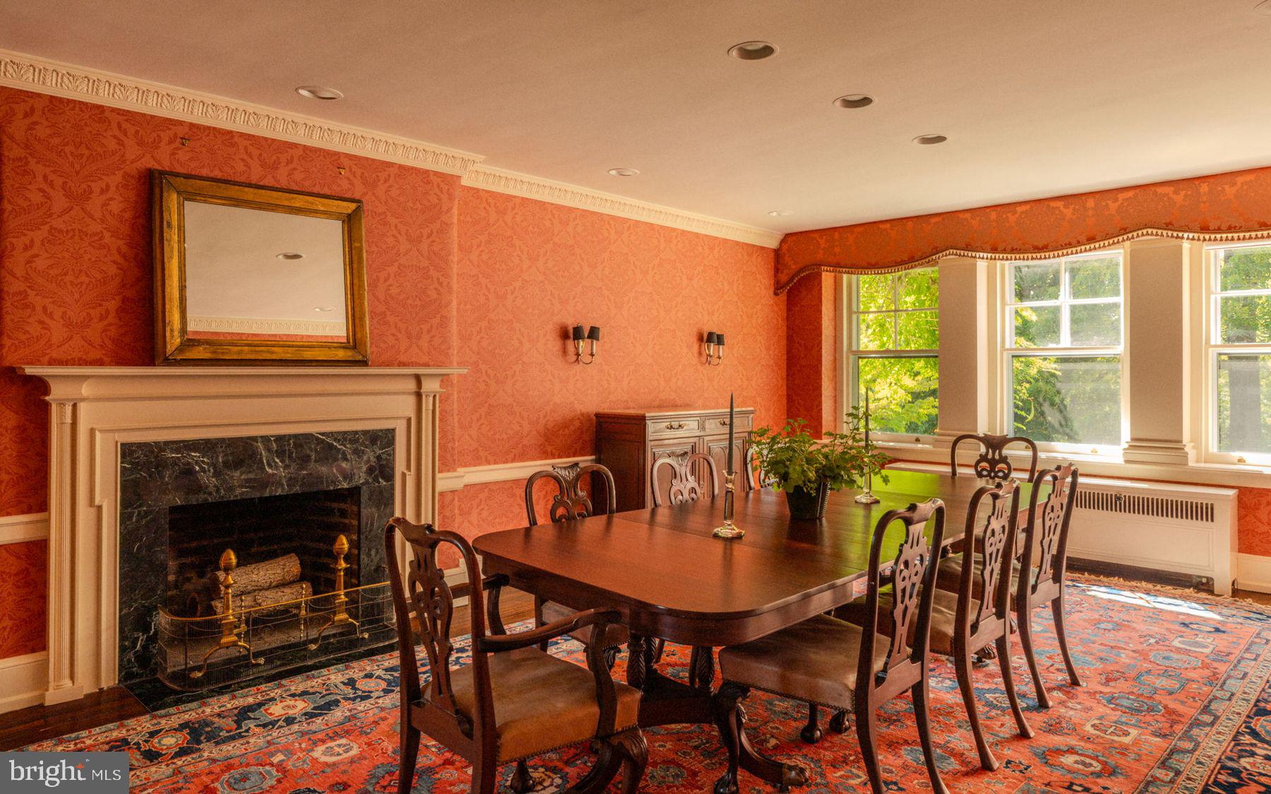 CHESTNUT HILL - Residential